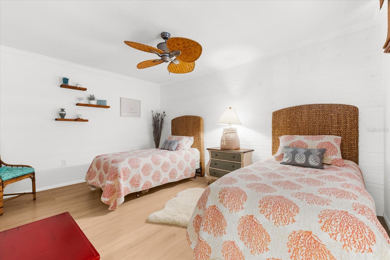 207 PINENEEDLE DR #207