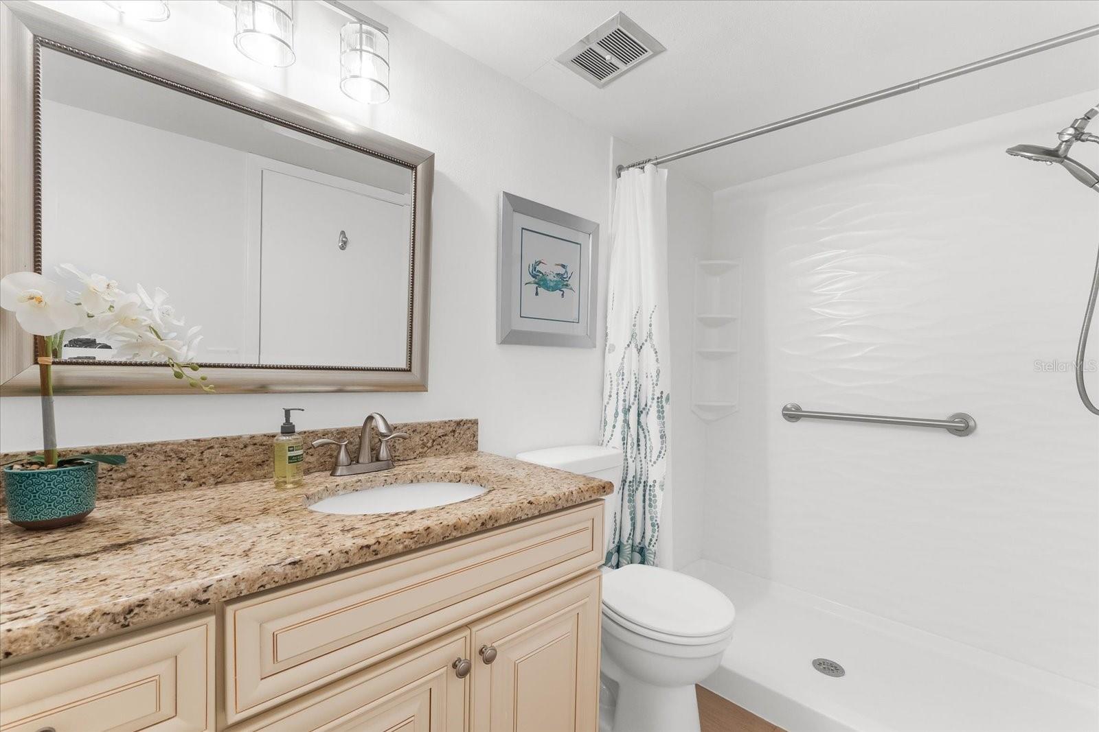 207 PINENEEDLE DR #207