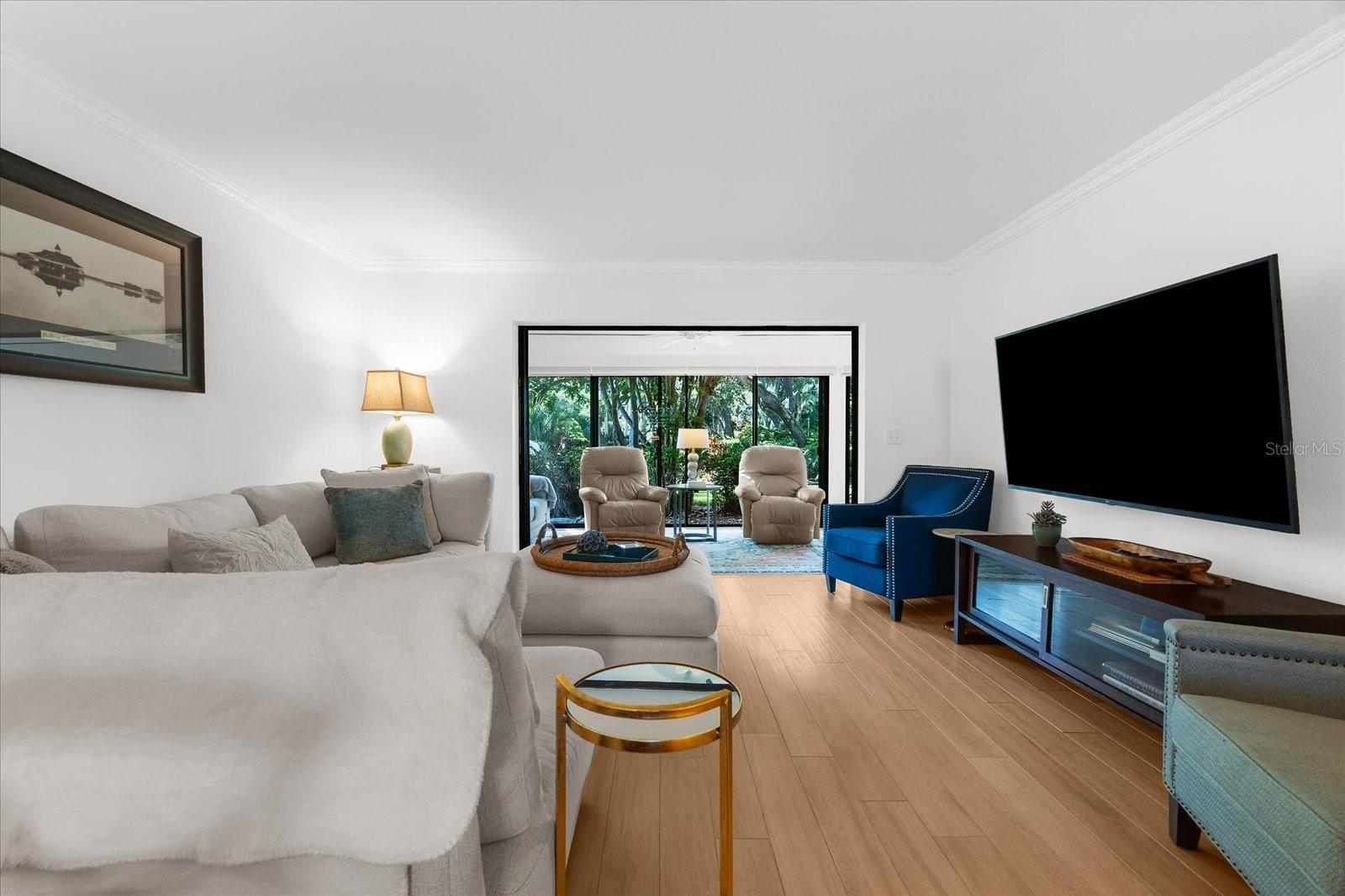 207 PINENEEDLE DR #207