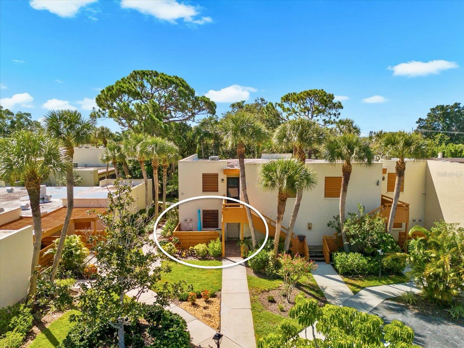 207 PINENEEDLE DR #207