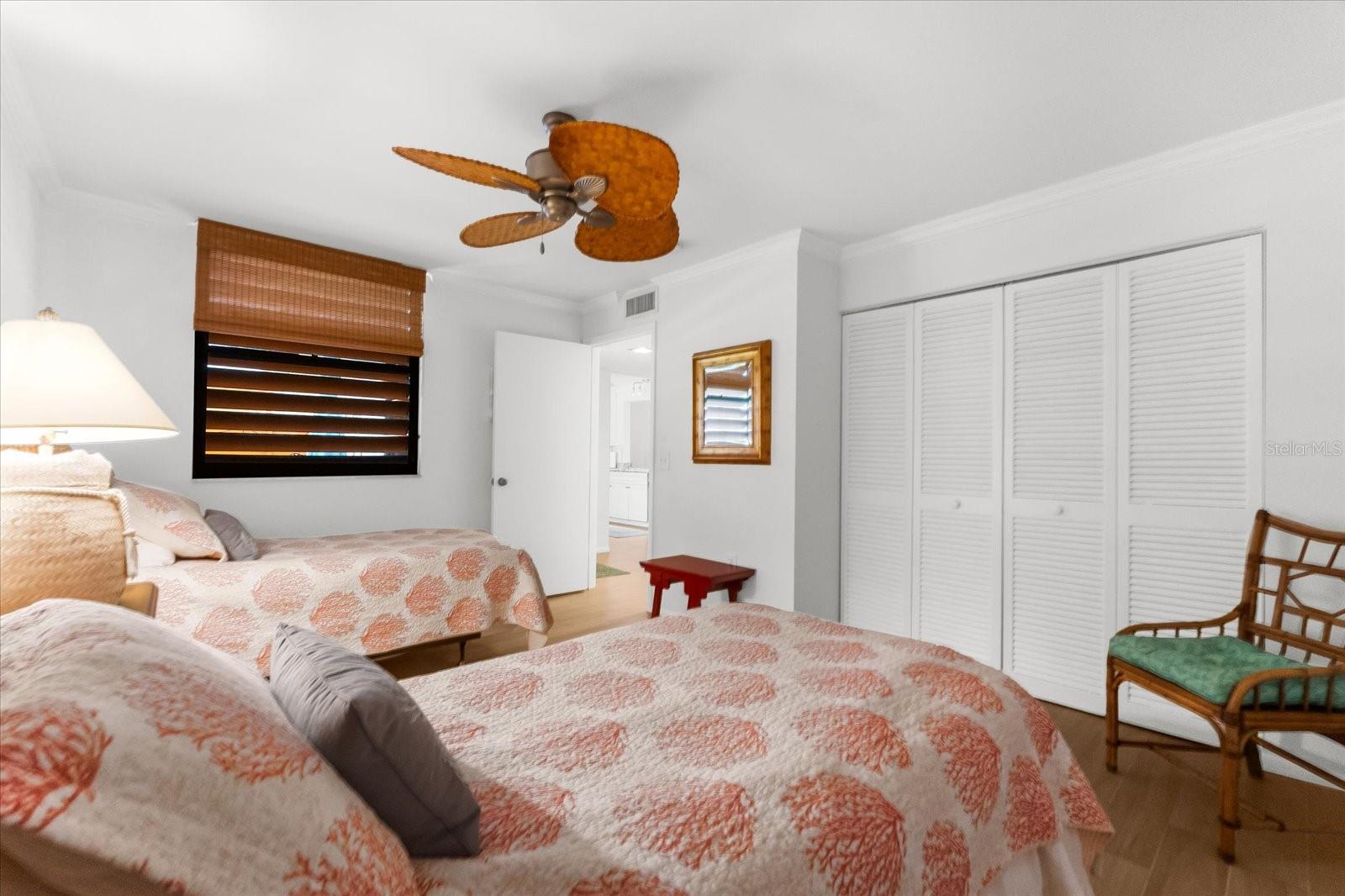 207 PINENEEDLE DR #207