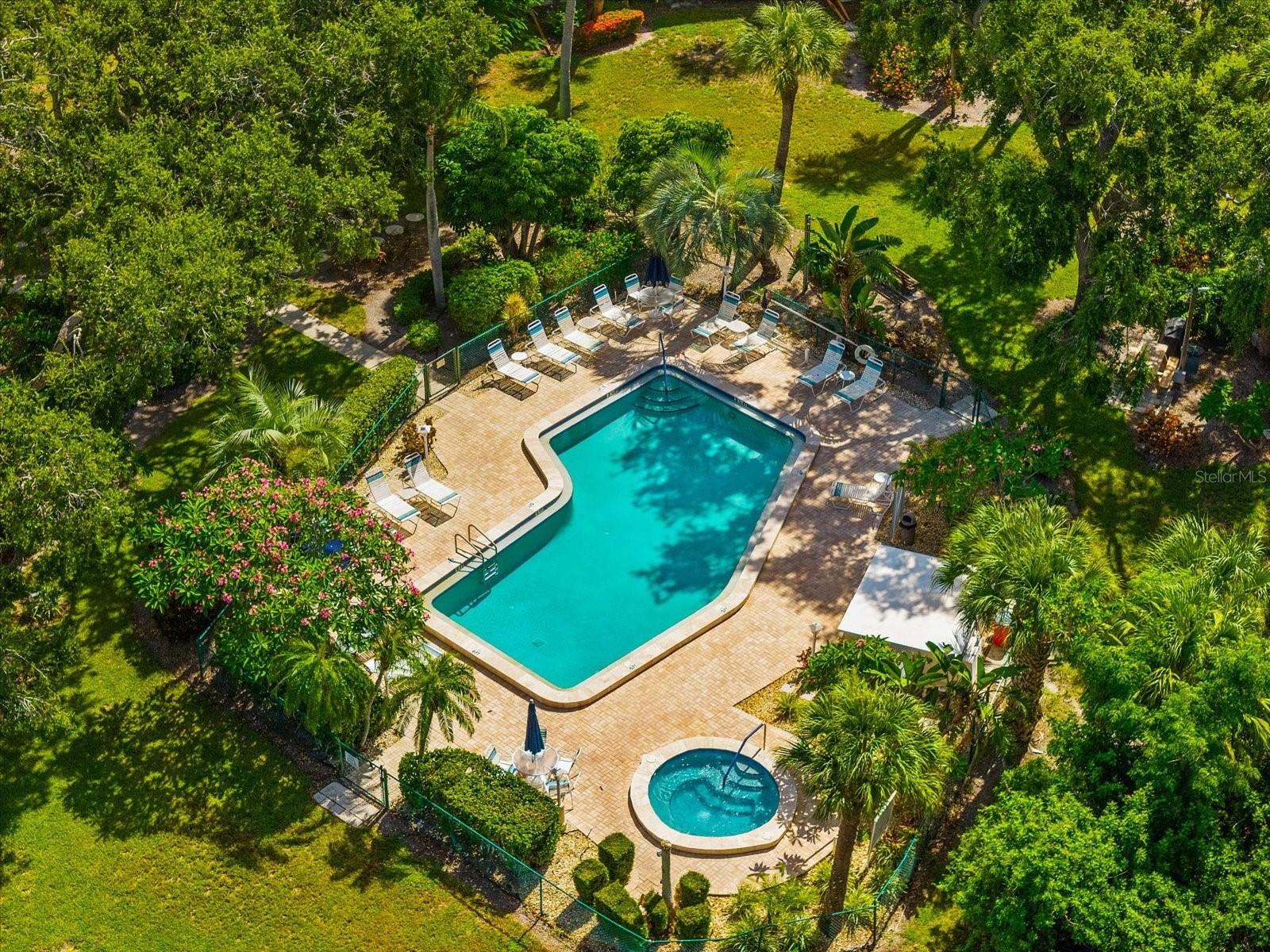 207 PINENEEDLE DR #207