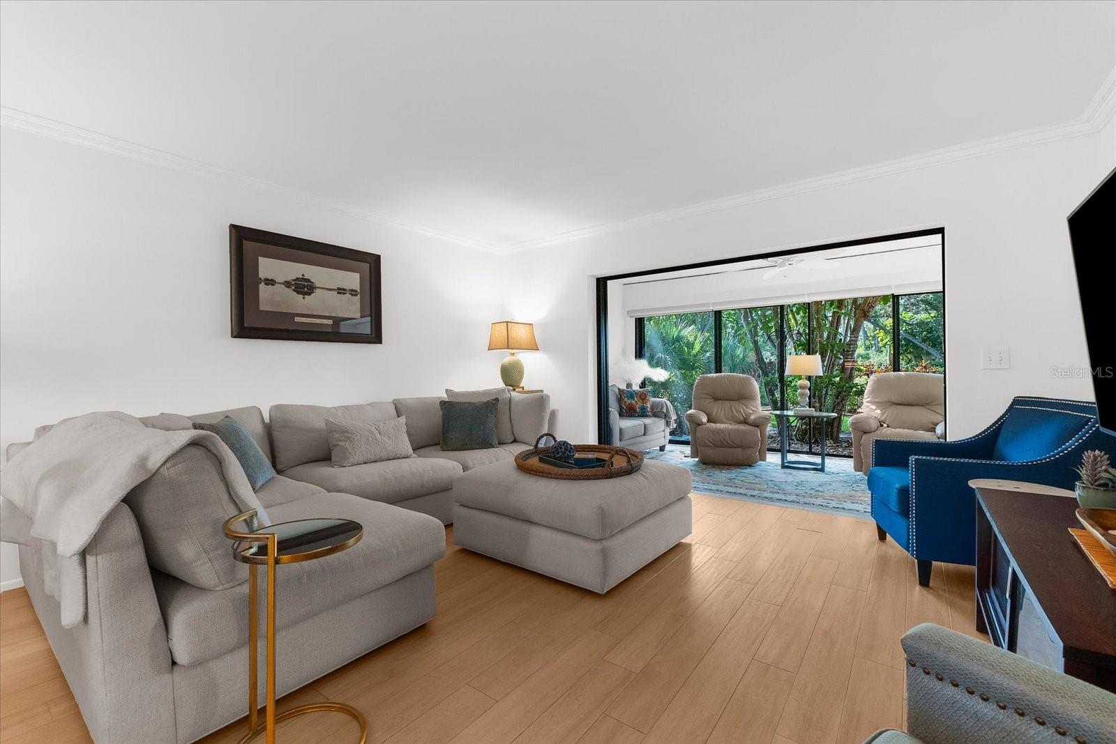 207 PINENEEDLE DR #207