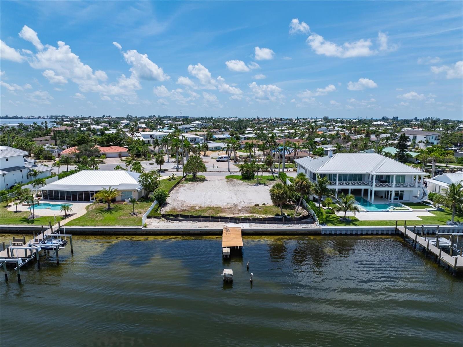 659 KEY ROYALE DR