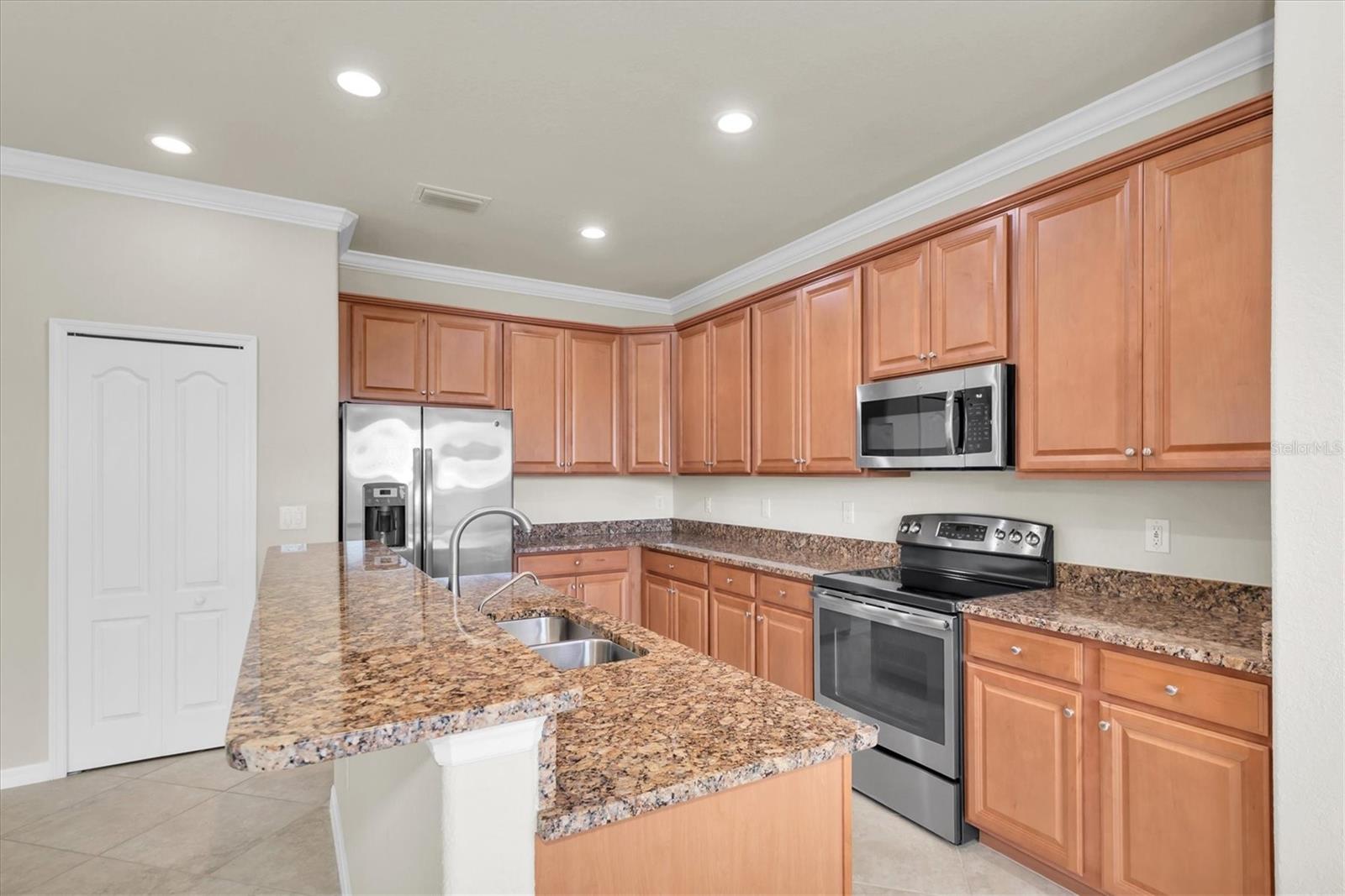 319 WHISPERING PALMS LN