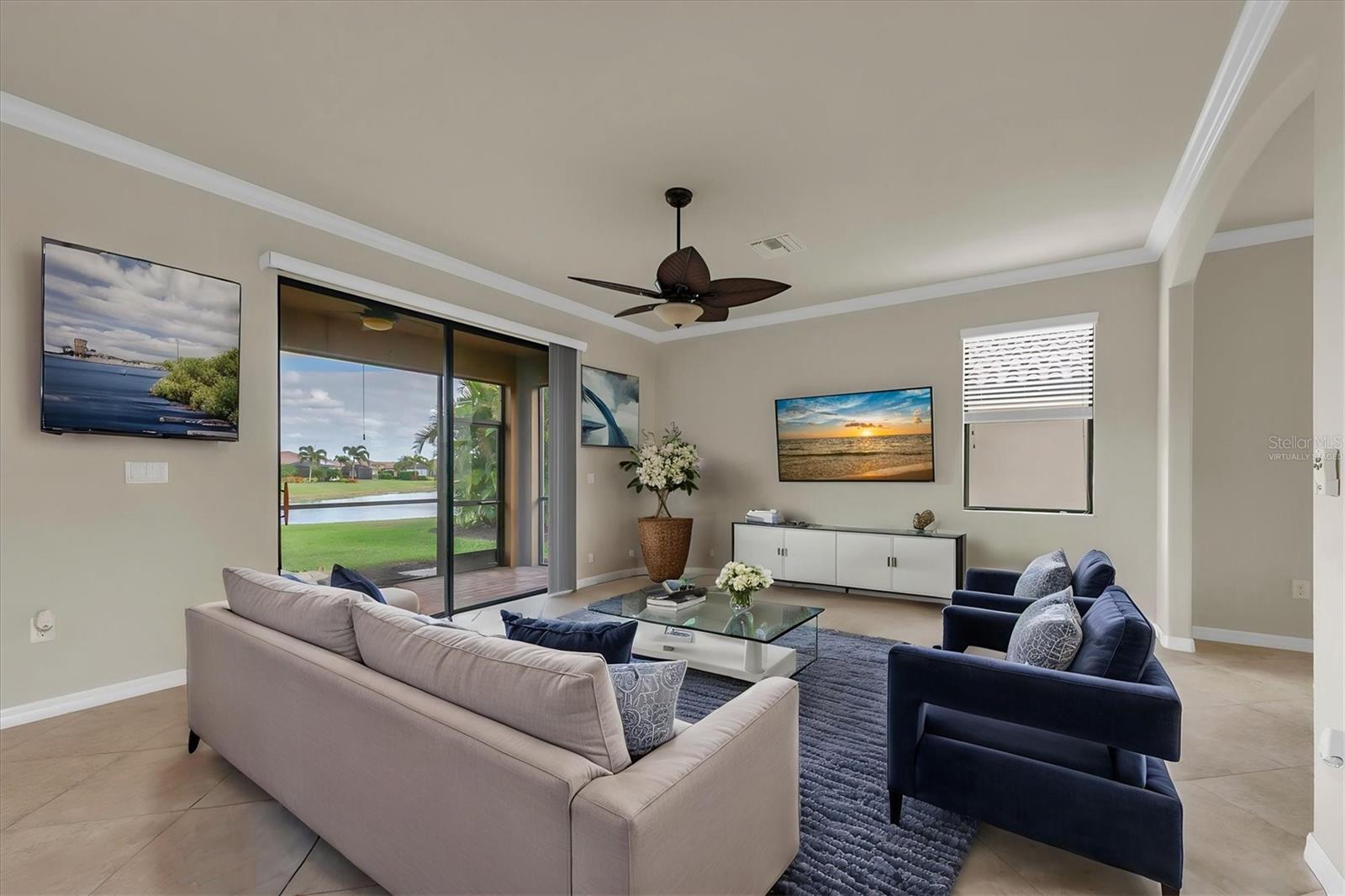 319 WHISPERING PALMS LN