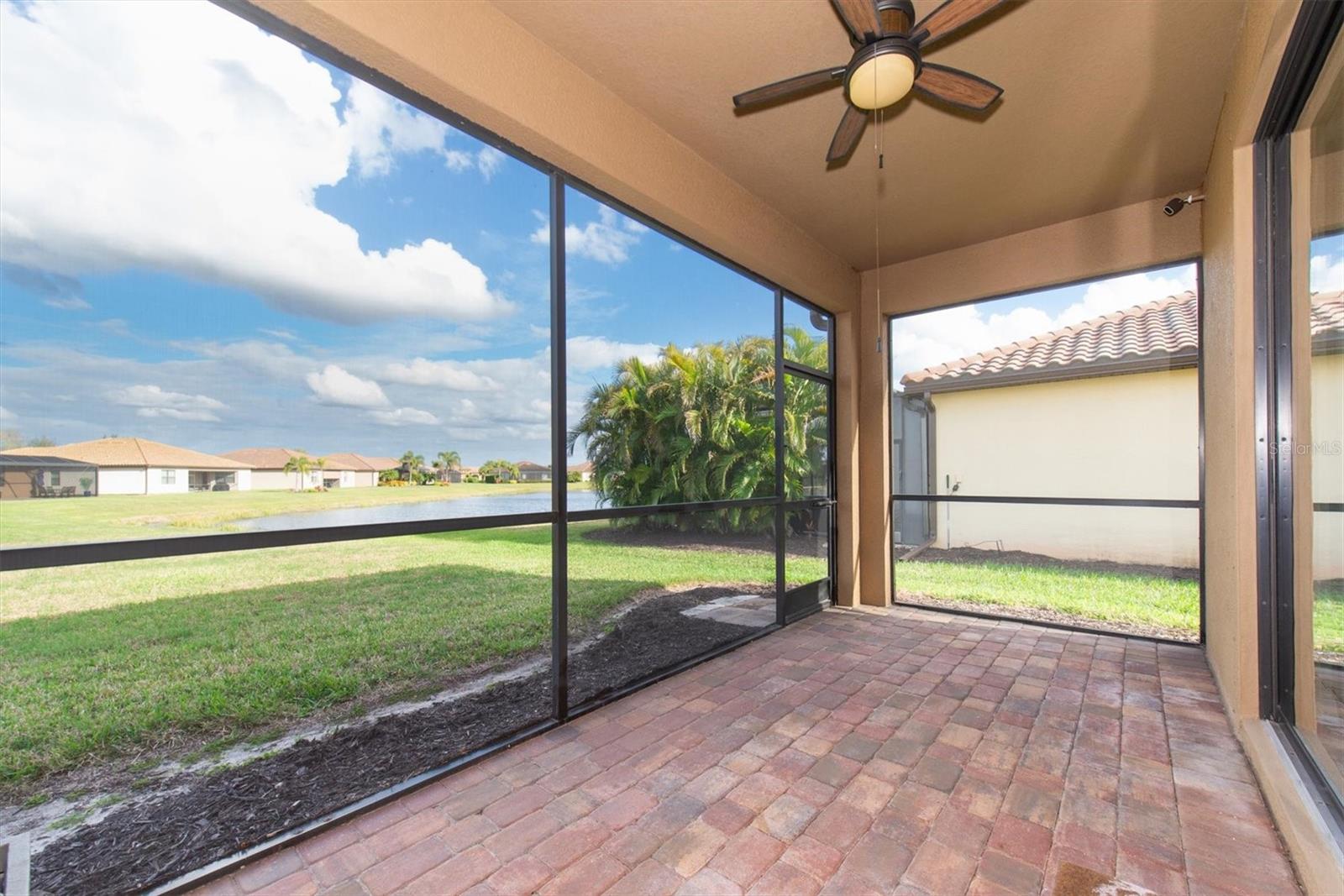 319 WHISPERING PALMS LN