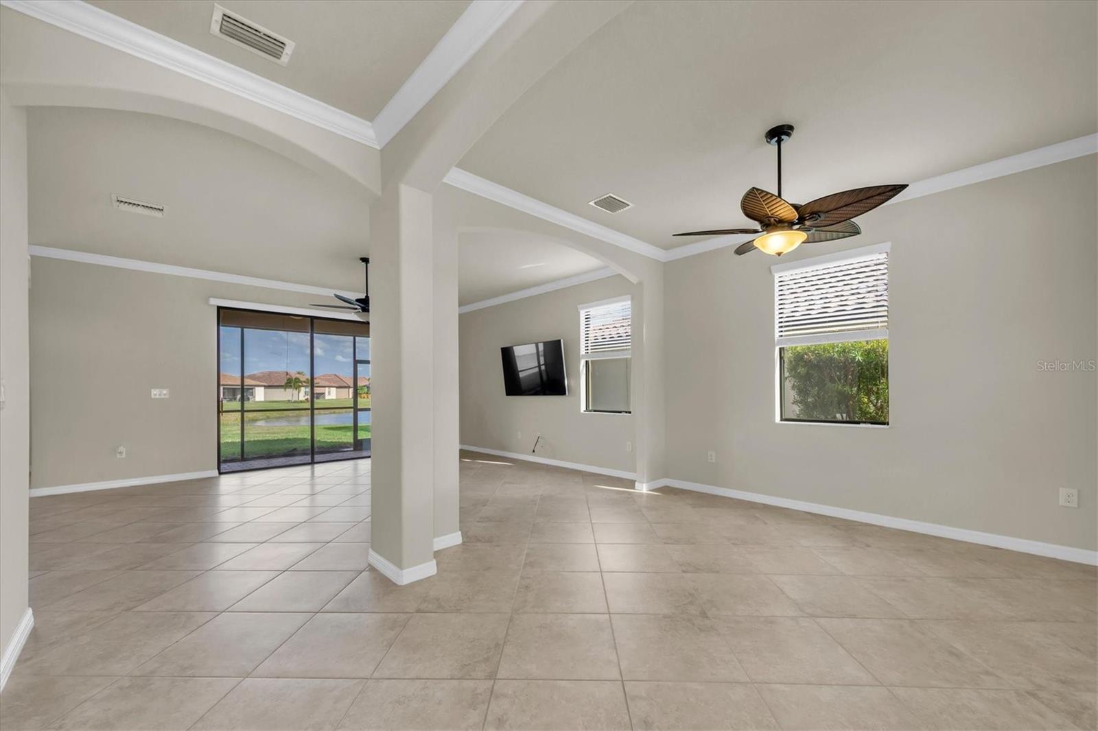 319 WHISPERING PALMS LN