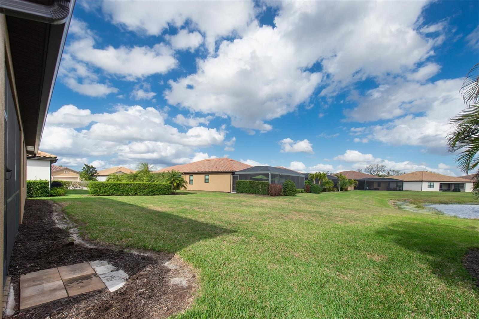 319 WHISPERING PALMS LN