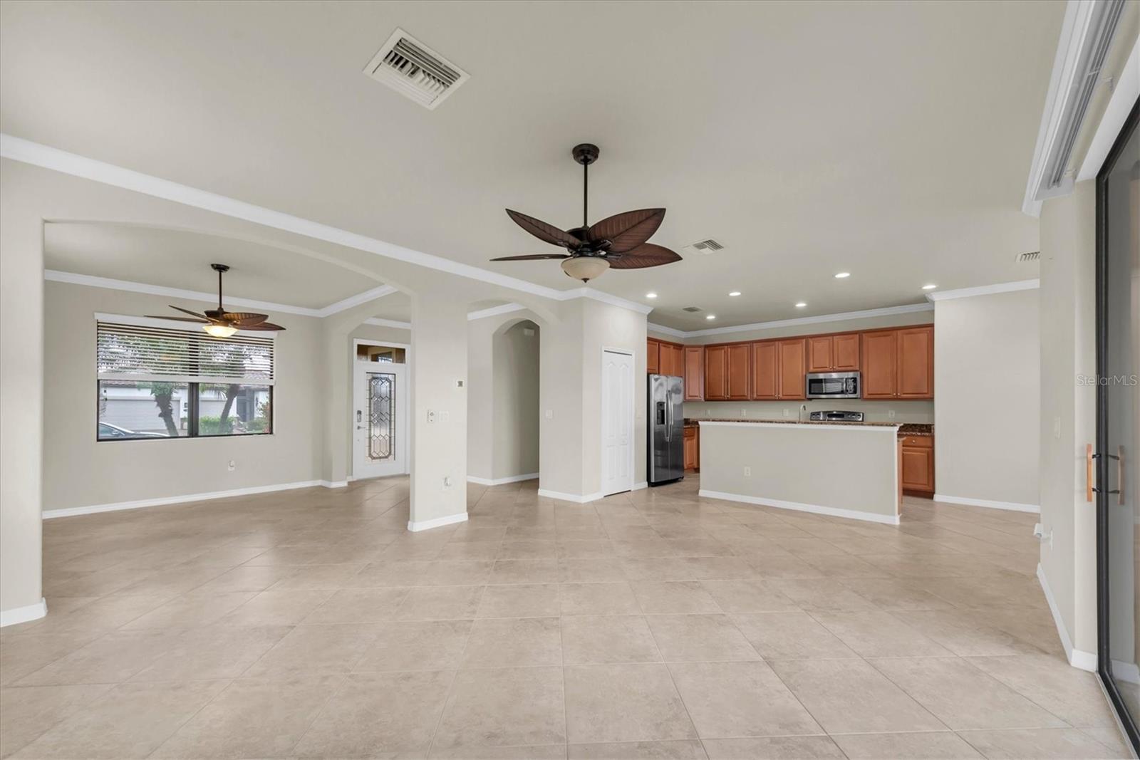 319 WHISPERING PALMS LN