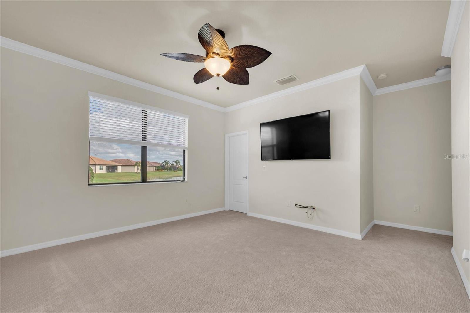 319 WHISPERING PALMS LN