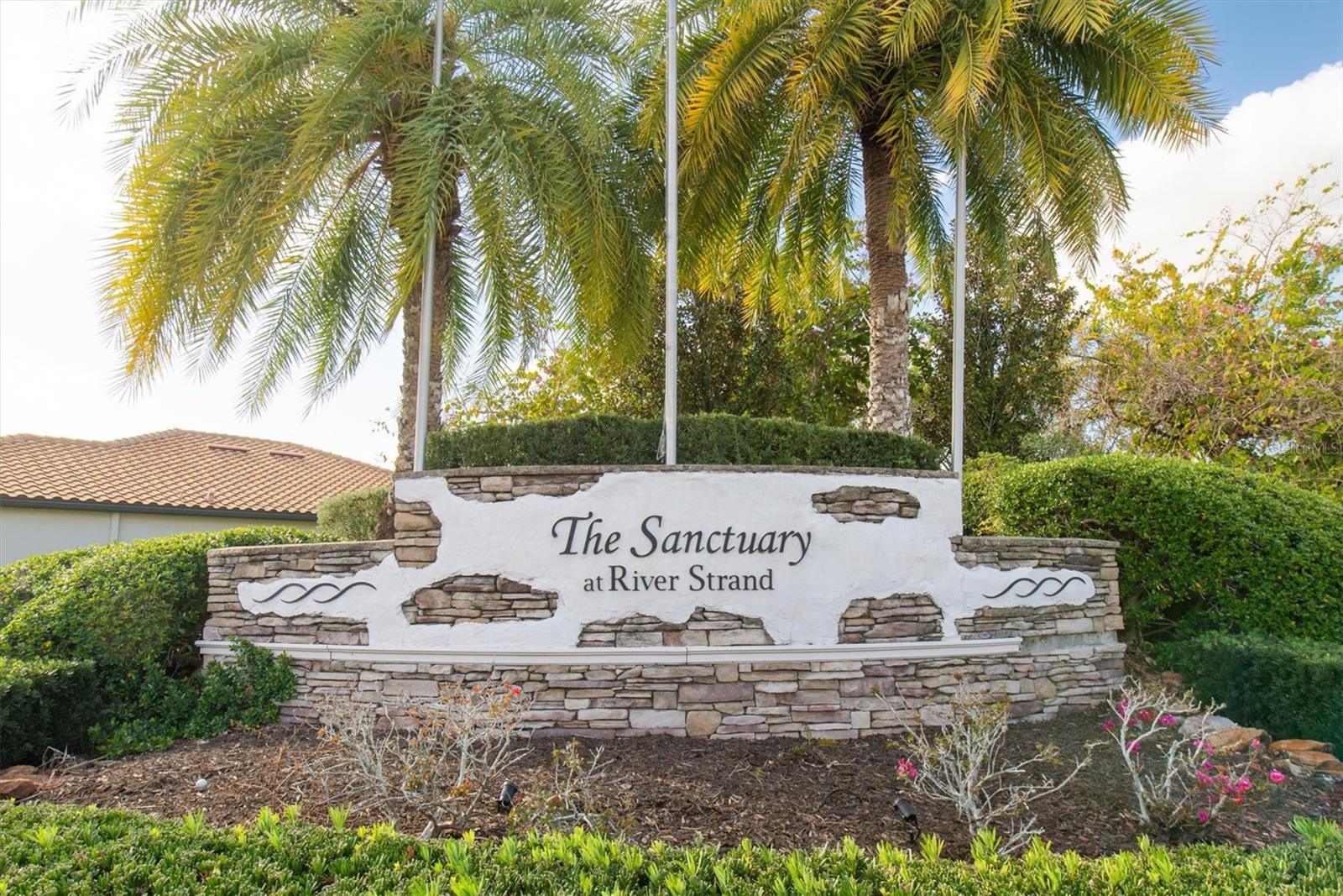 319 WHISPERING PALMS LN