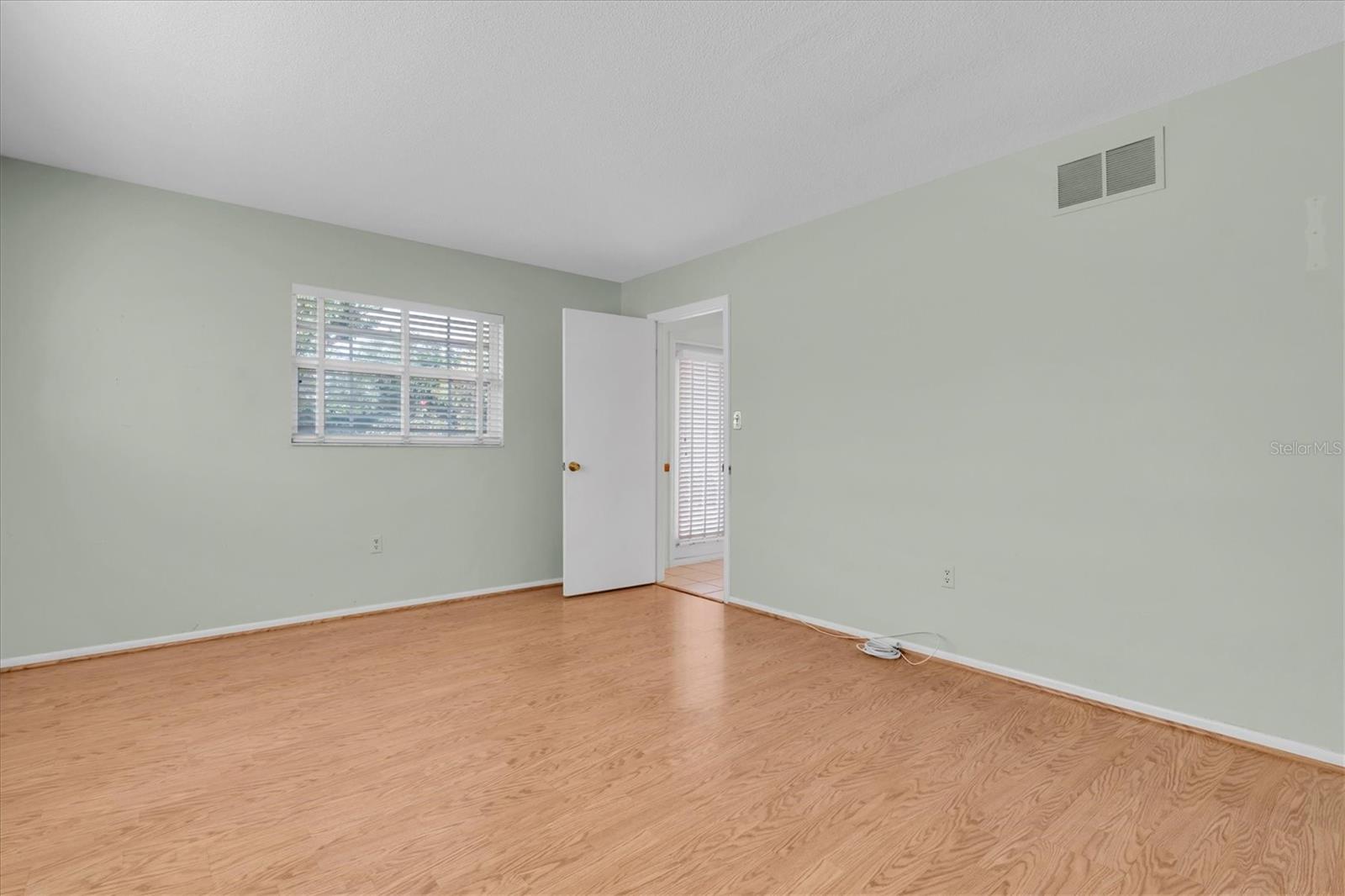 5511 10TH AVENUE DR W