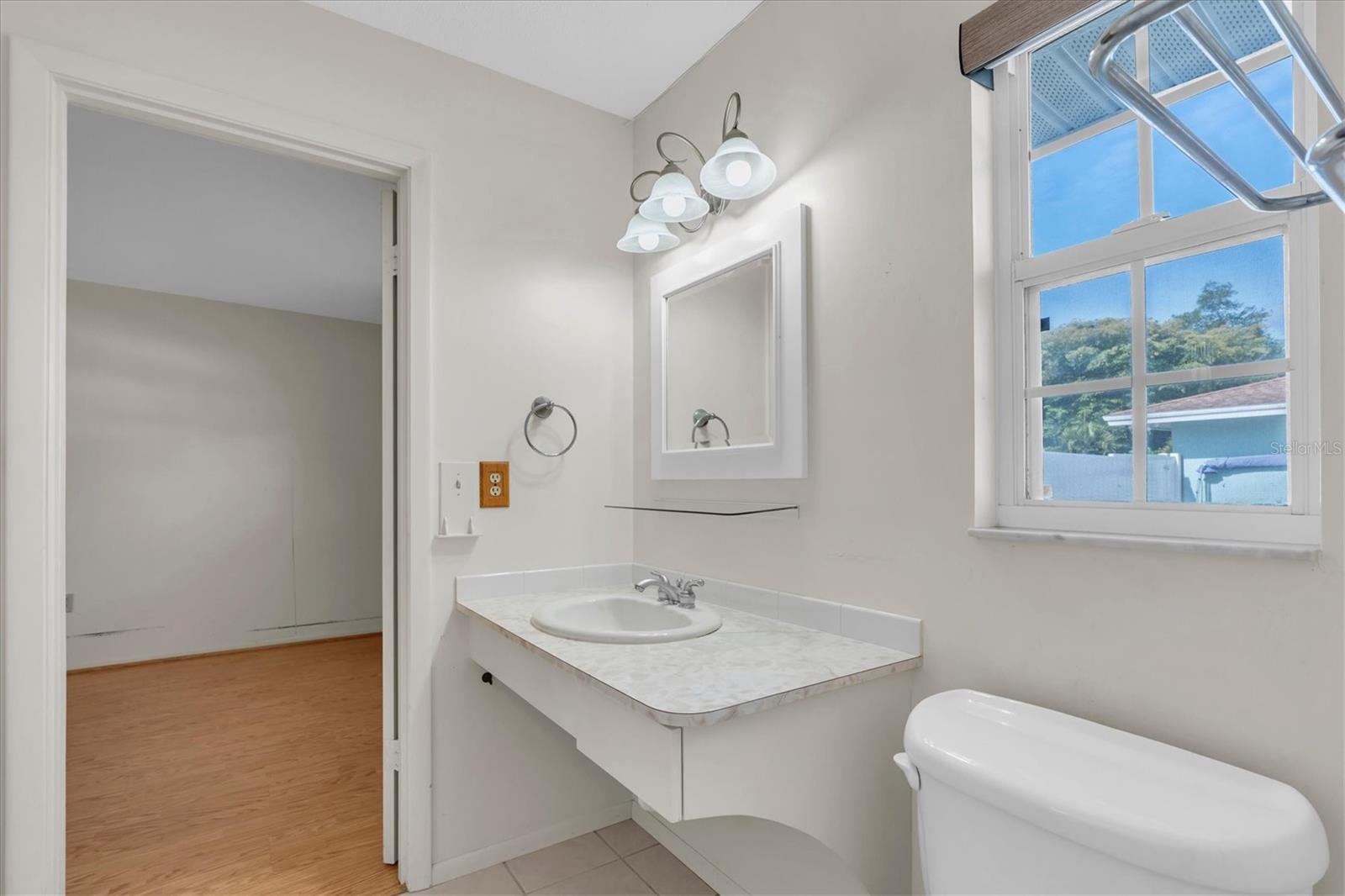 5511 10TH AVENUE DR W