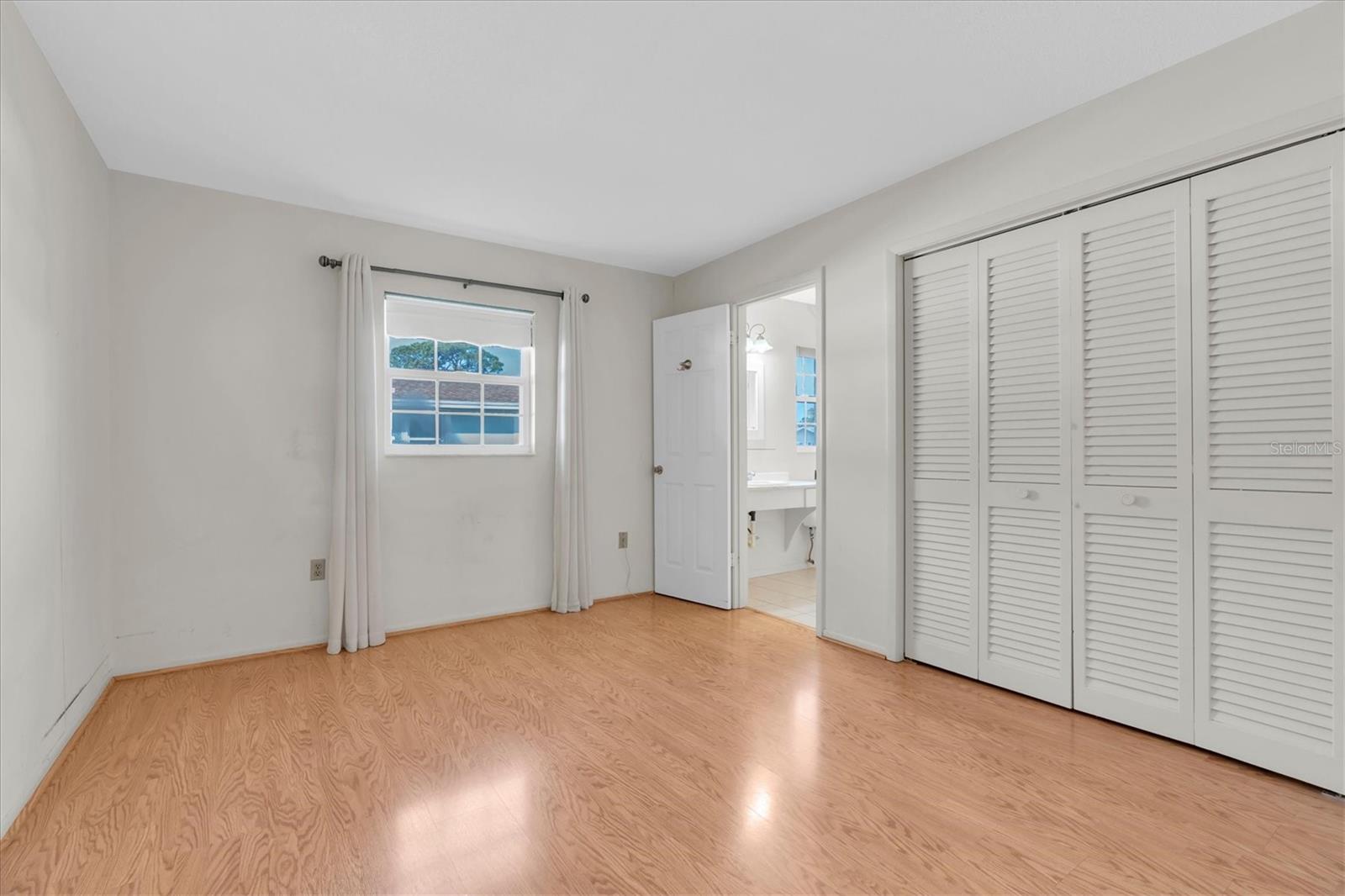 5511 10TH AVENUE DR W