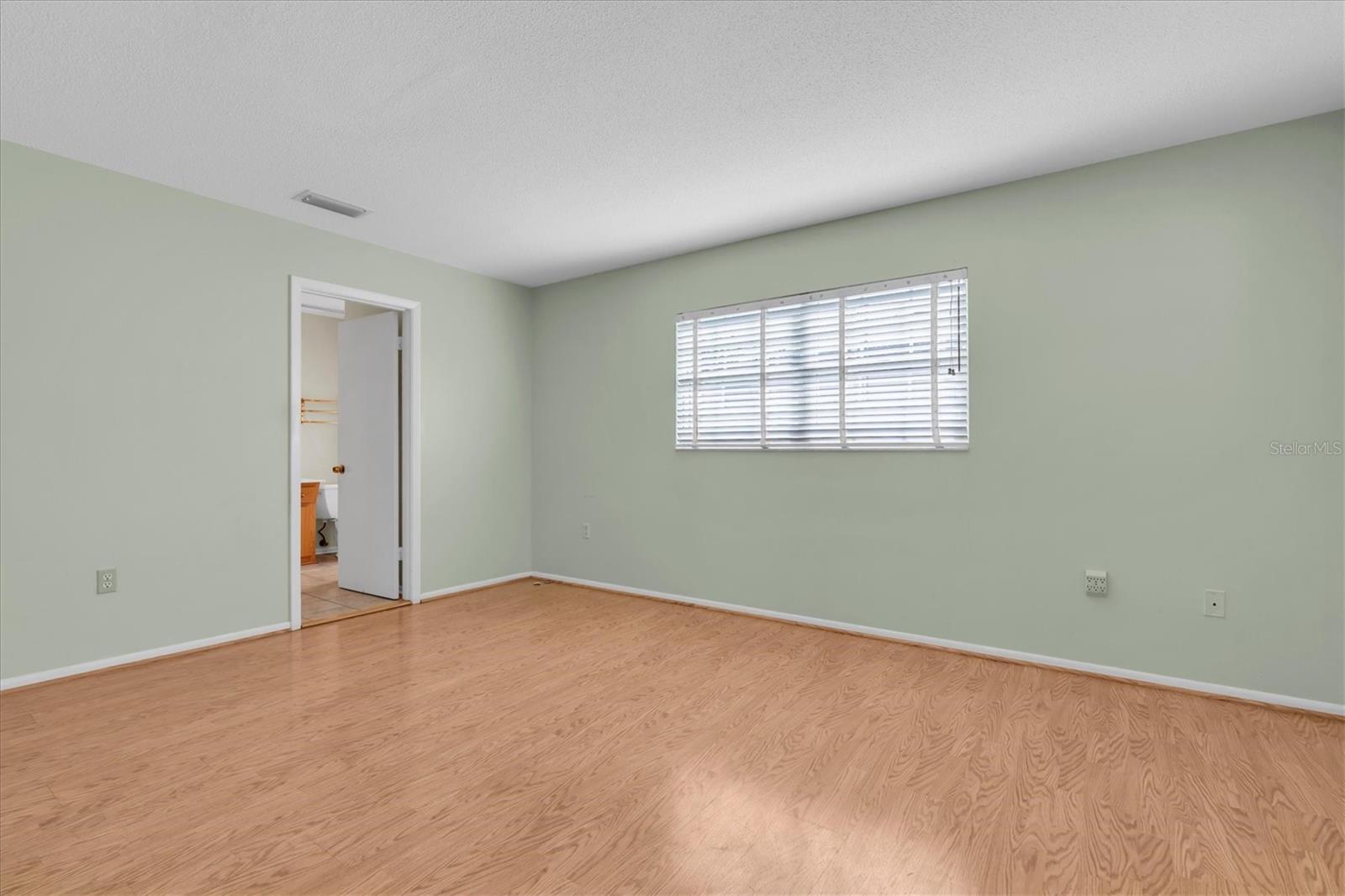 5511 10TH AVENUE DR W