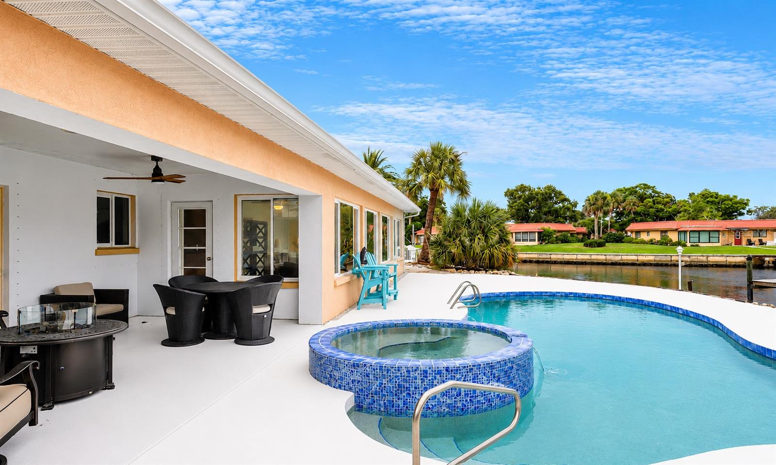 4223 ROYAL PALM DR