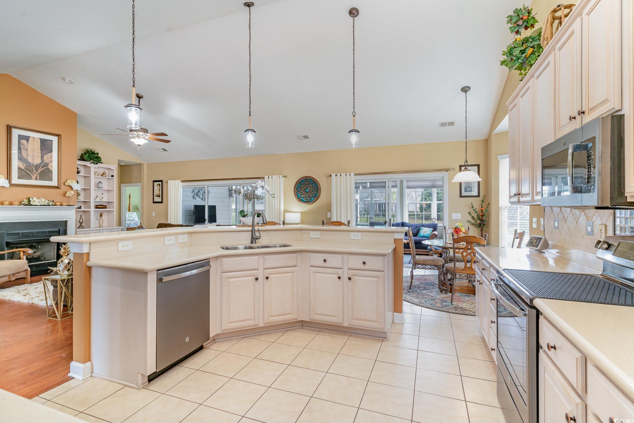 824 Oxbow Dr.