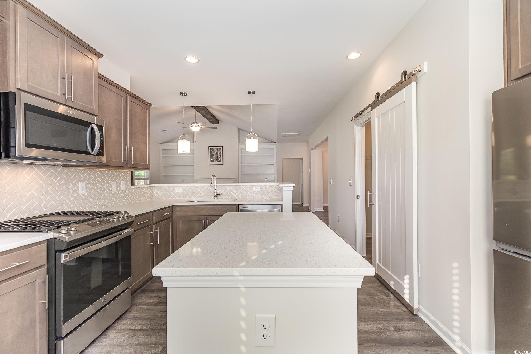 204 Palmetto Sand Loop