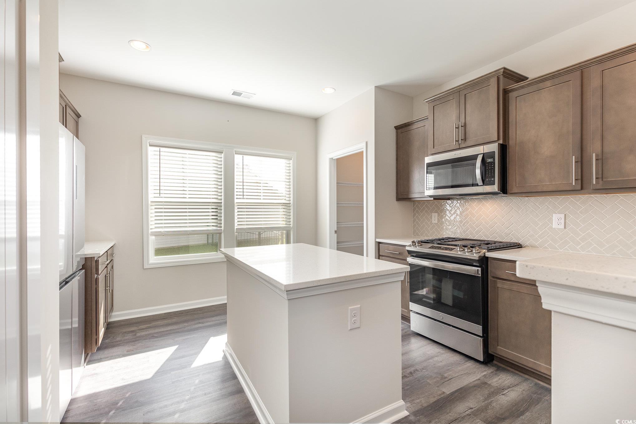 204 Palmetto Sand Loop