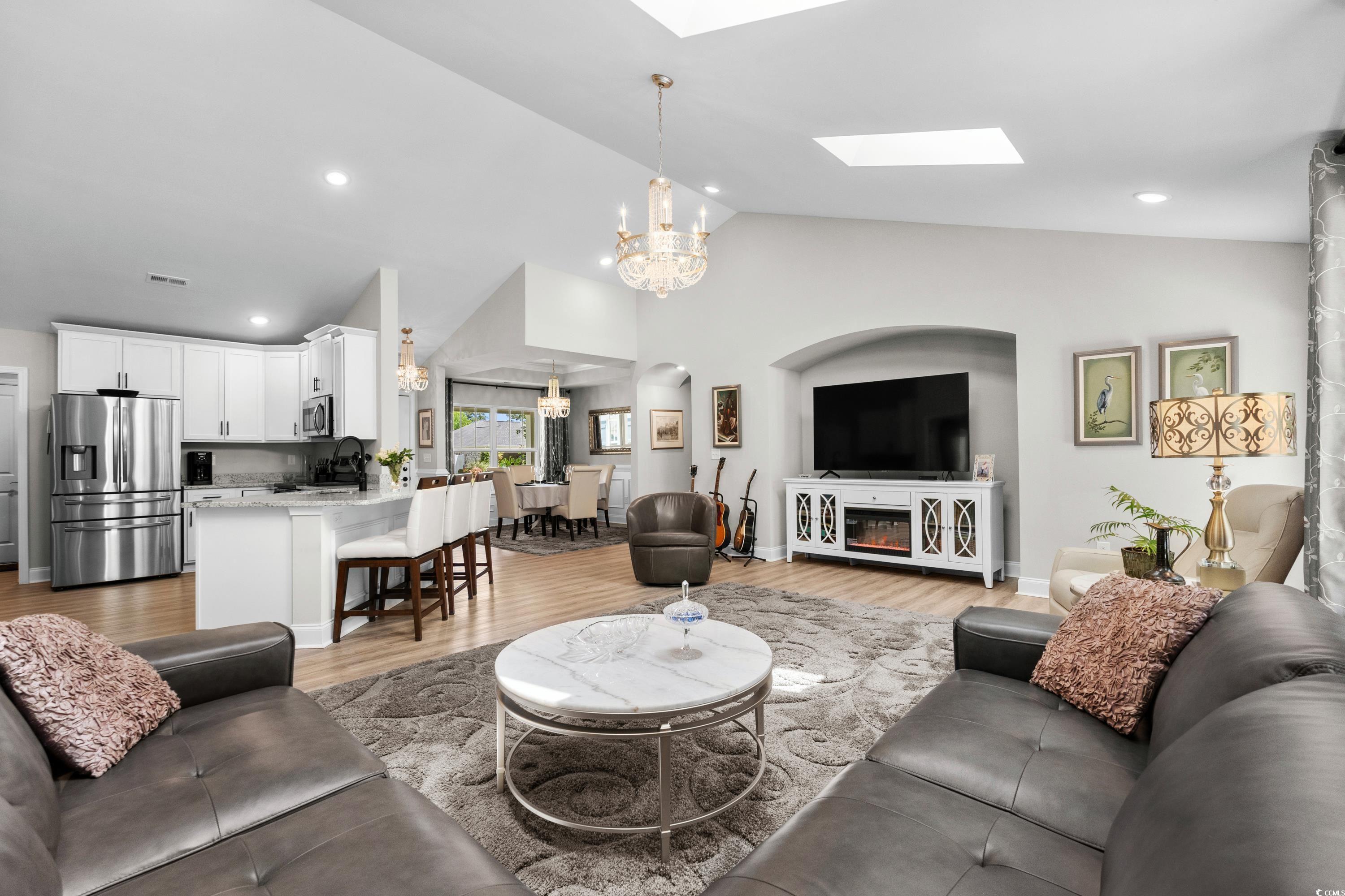 370 Foxtail Dr.