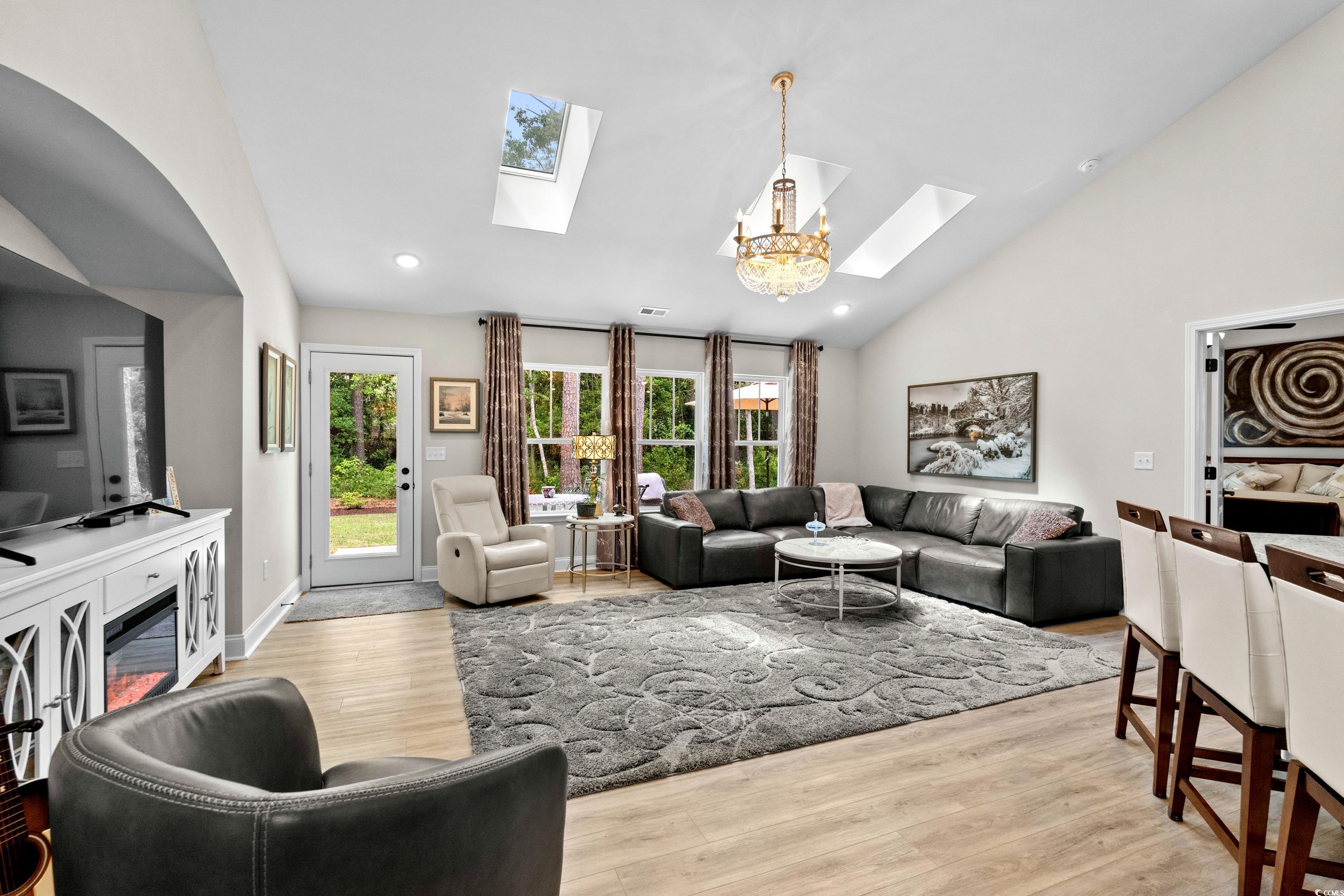 370 Foxtail Dr.