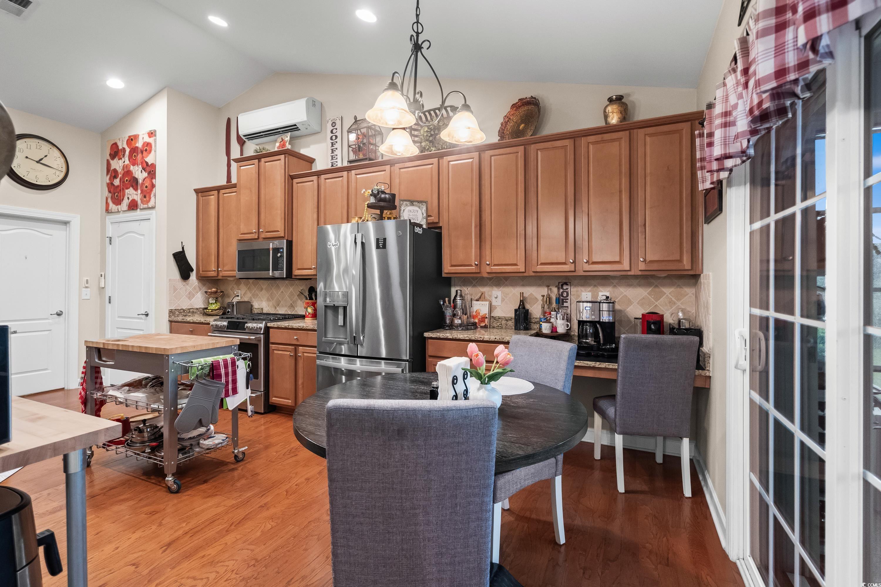 908 Ashbourn Ct.