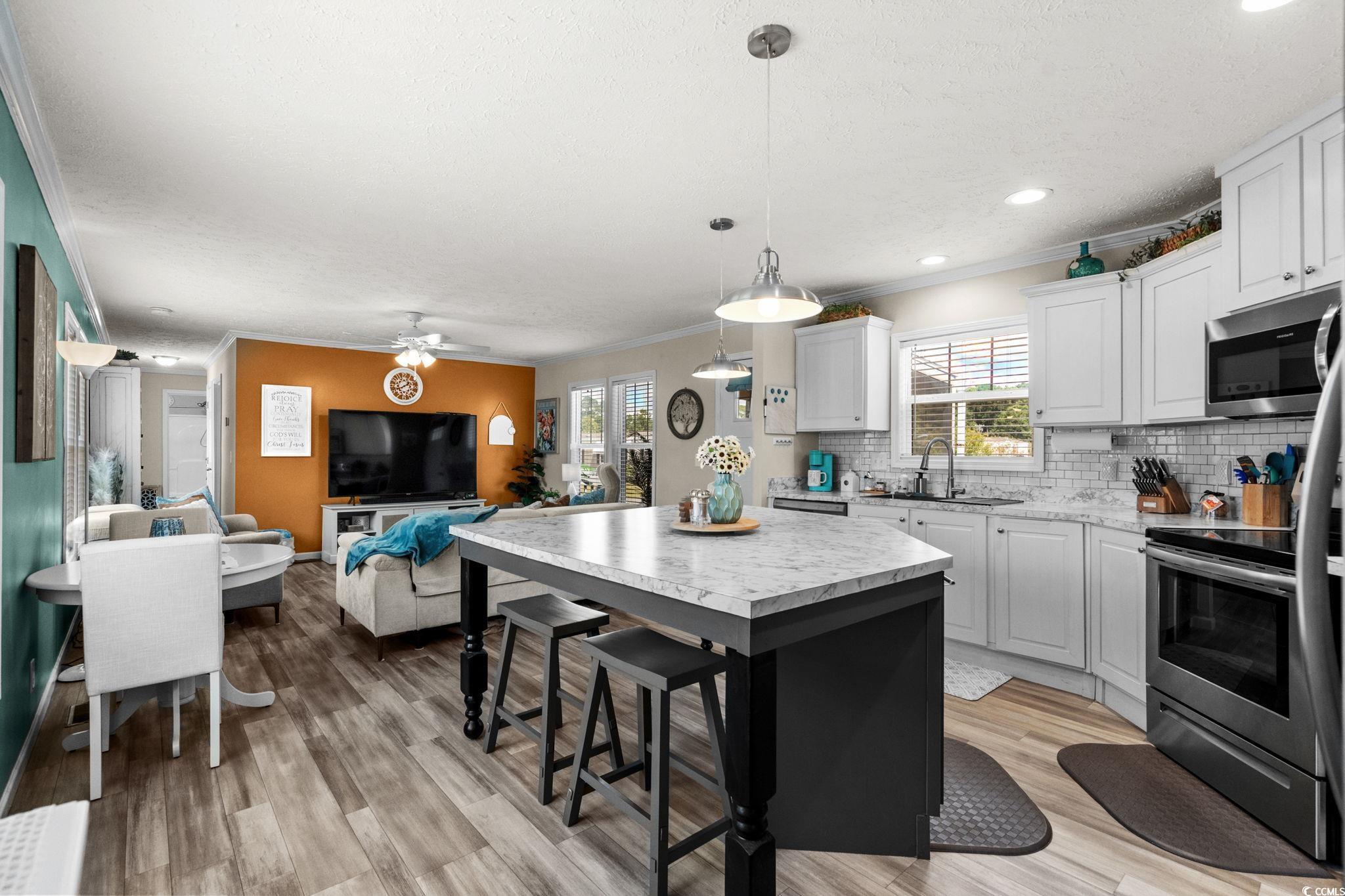 1031 Leebury Ln.