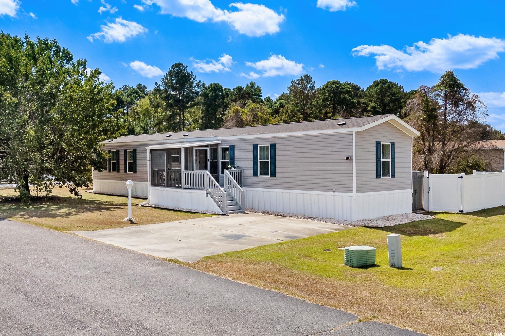 1031 Leebury Ln.