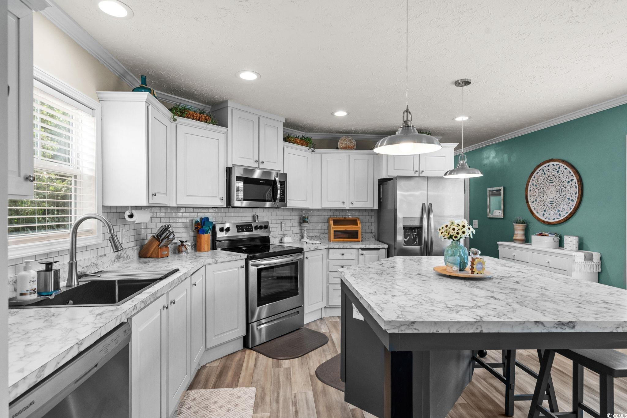 1031 Leebury Ln.