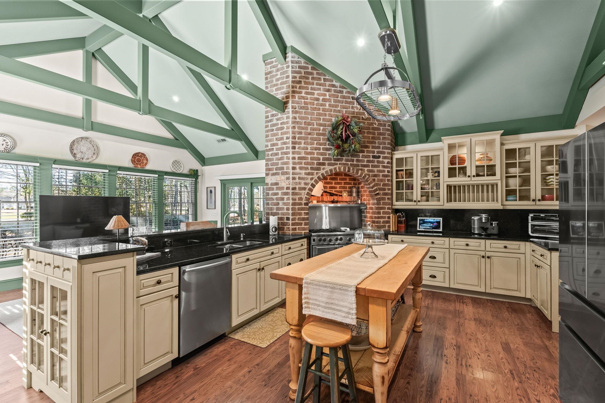 400 Foxtail Dr.