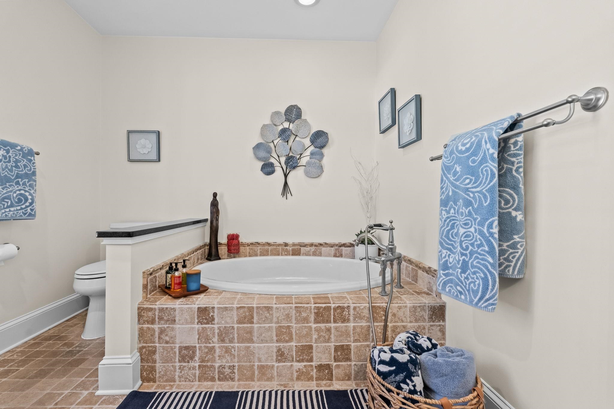 400 Foxtail Dr.