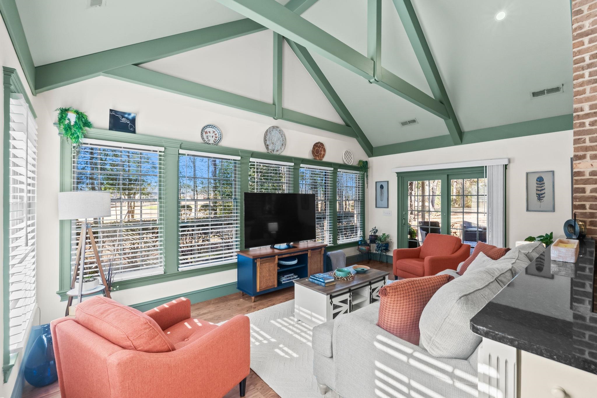 400 Foxtail Dr.