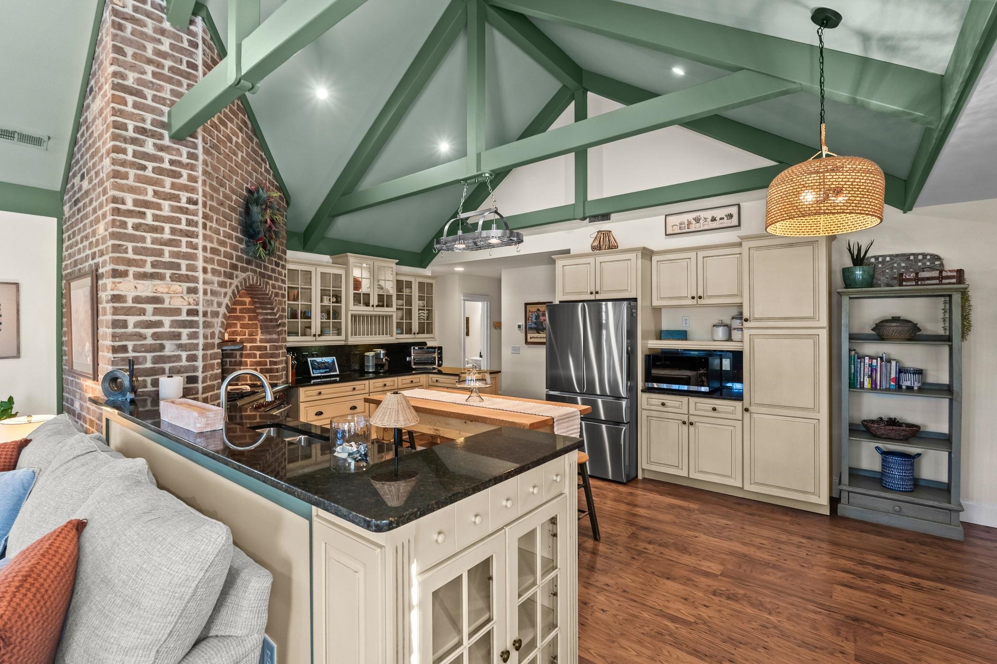 400 Foxtail Dr.