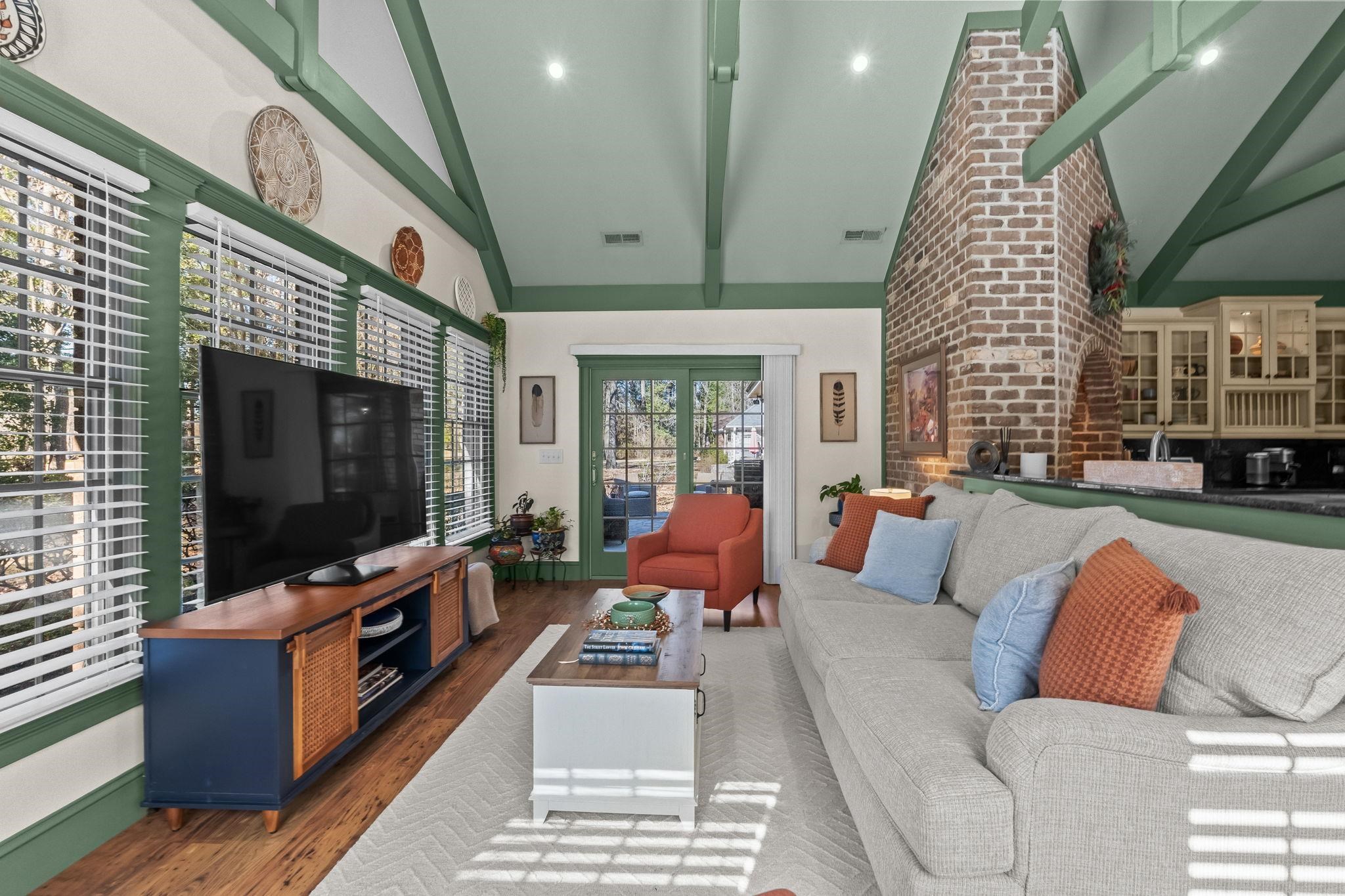 400 Foxtail Dr.