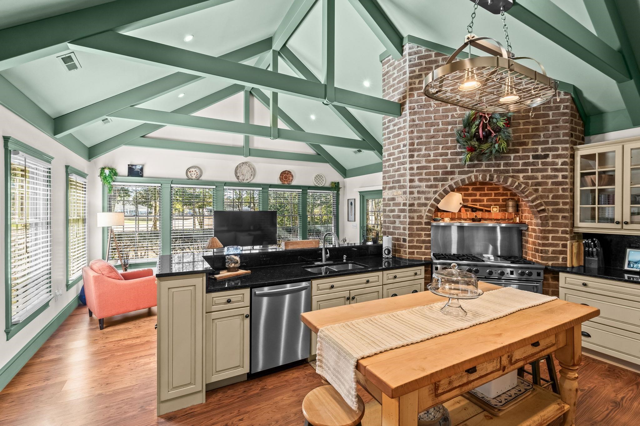 400 Foxtail Dr.