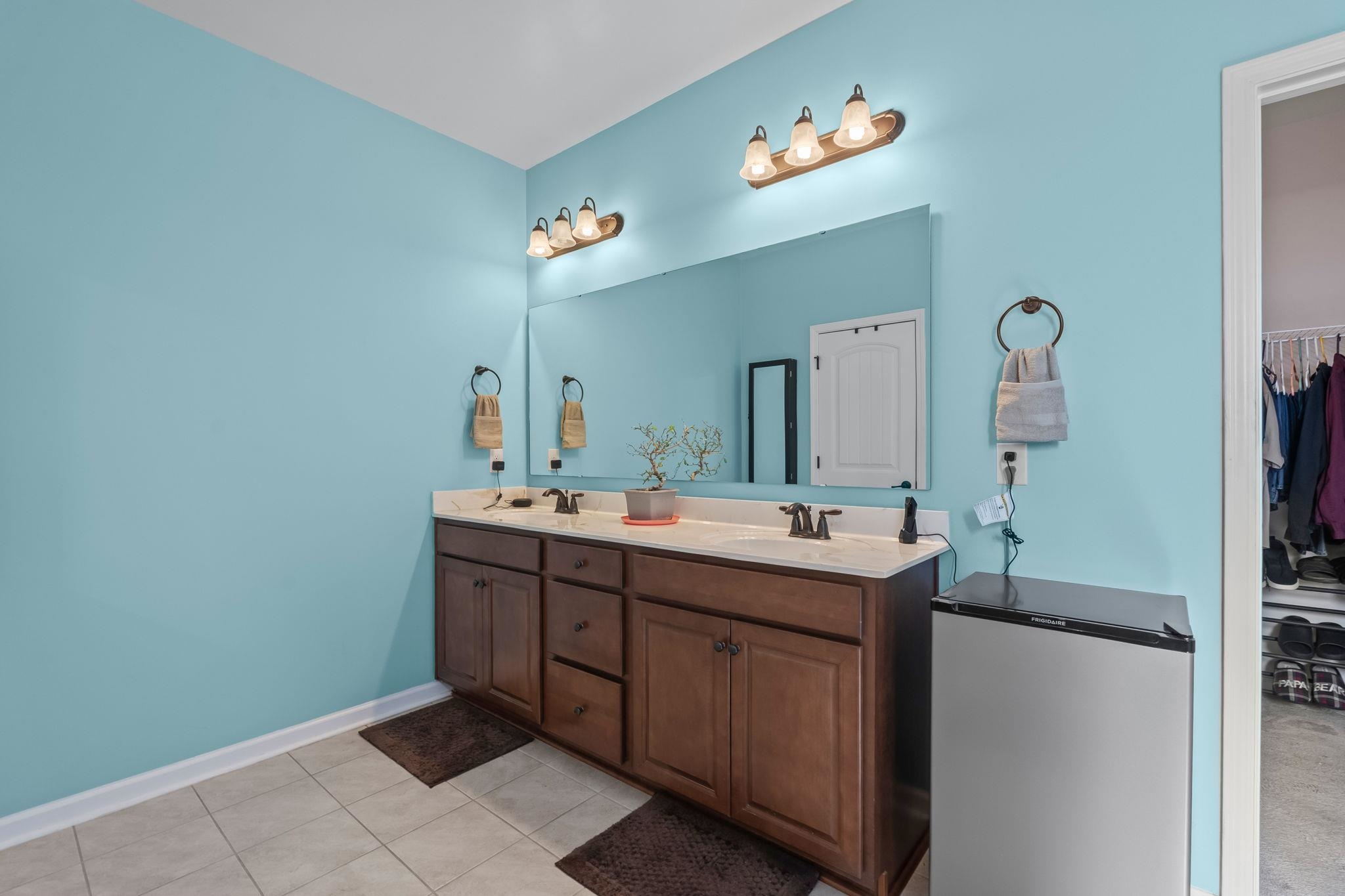 1076 Caprisia Loop