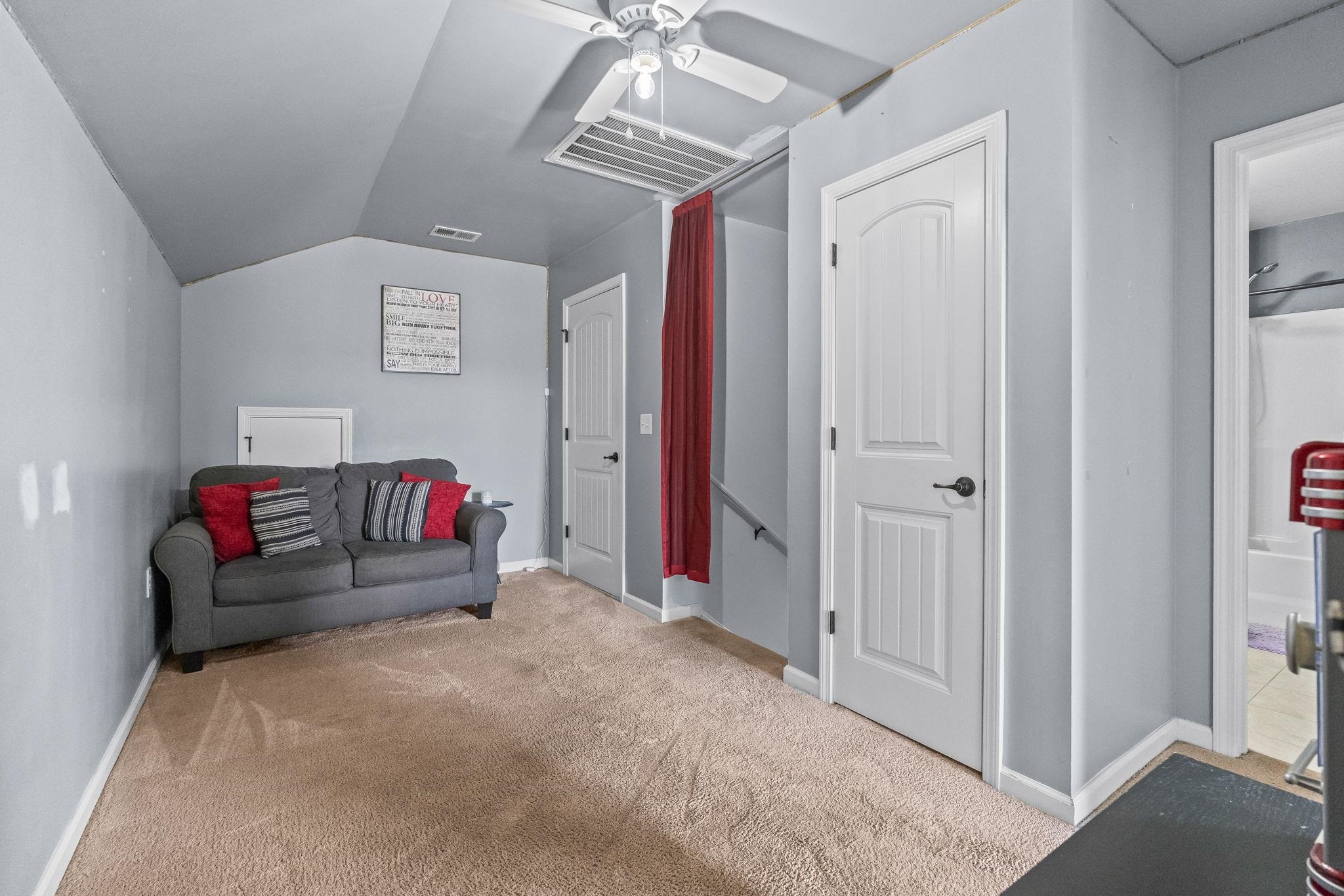 1076 Caprisia Loop