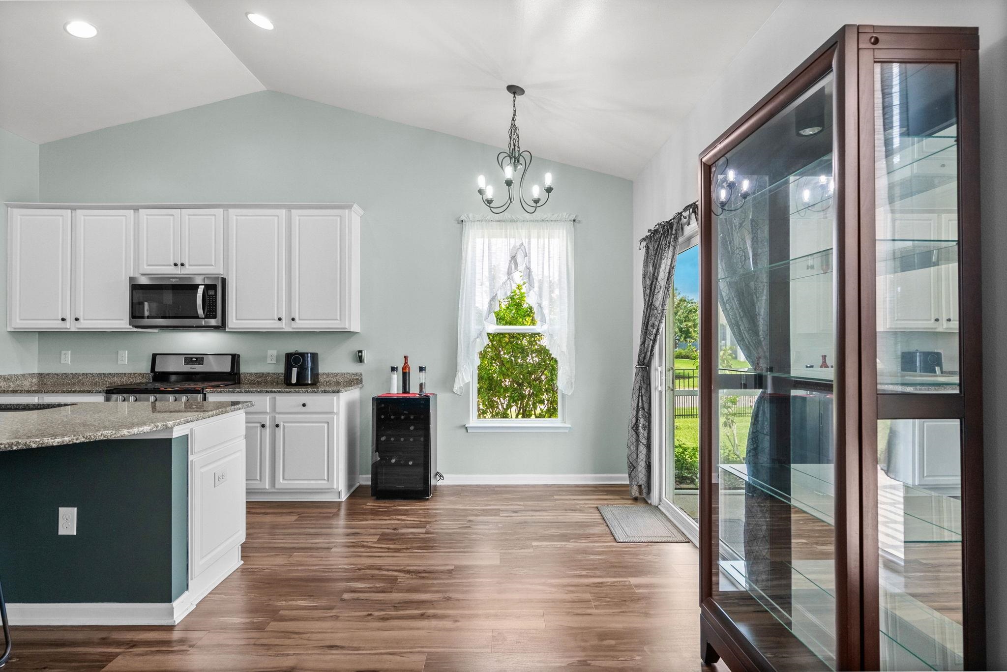 1076 Caprisia Loop