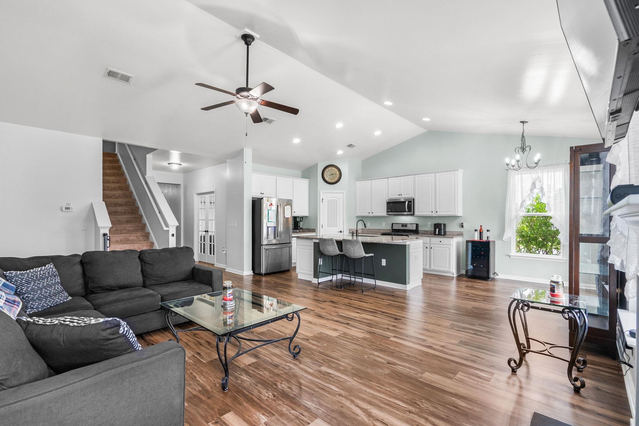 1076 Caprisia Loop