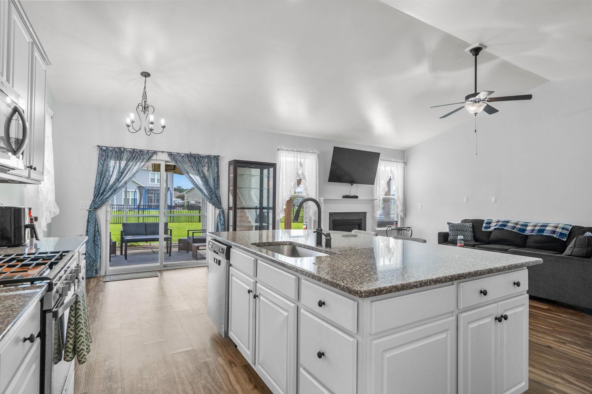 1076 Caprisia Loop