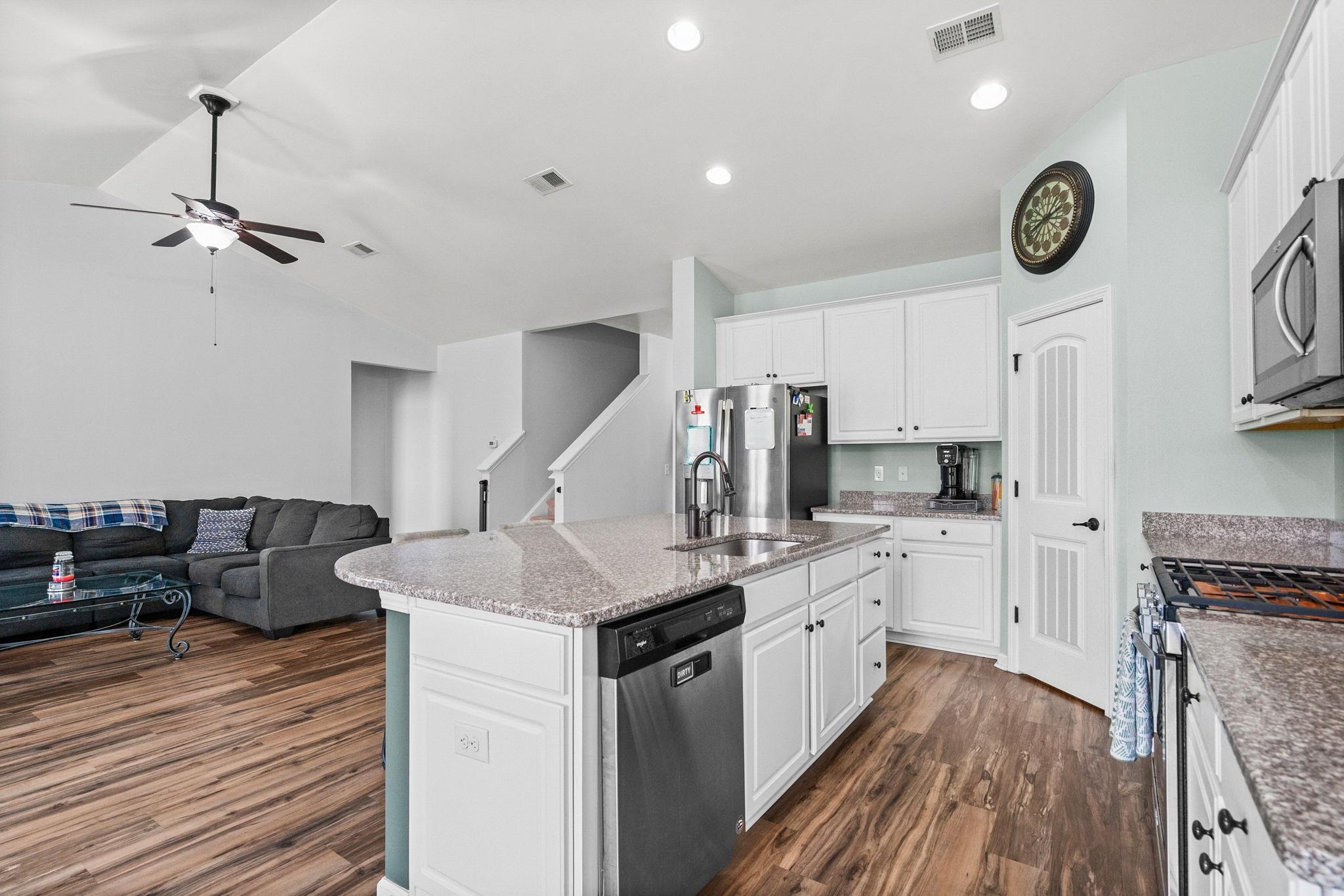 1076 Caprisia Loop