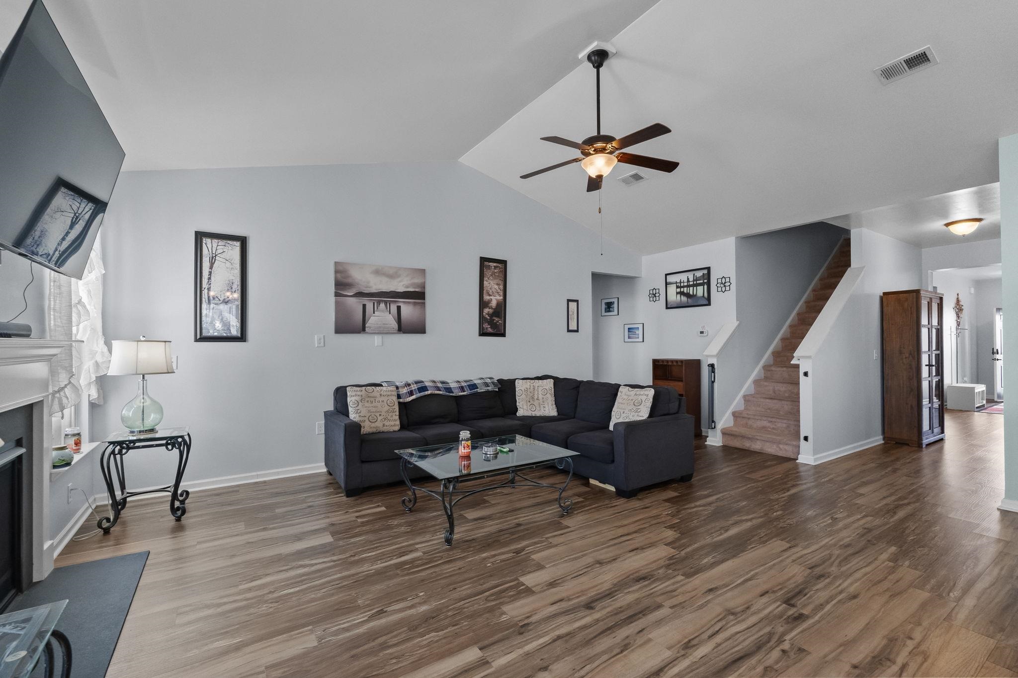 1076 Caprisia Loop