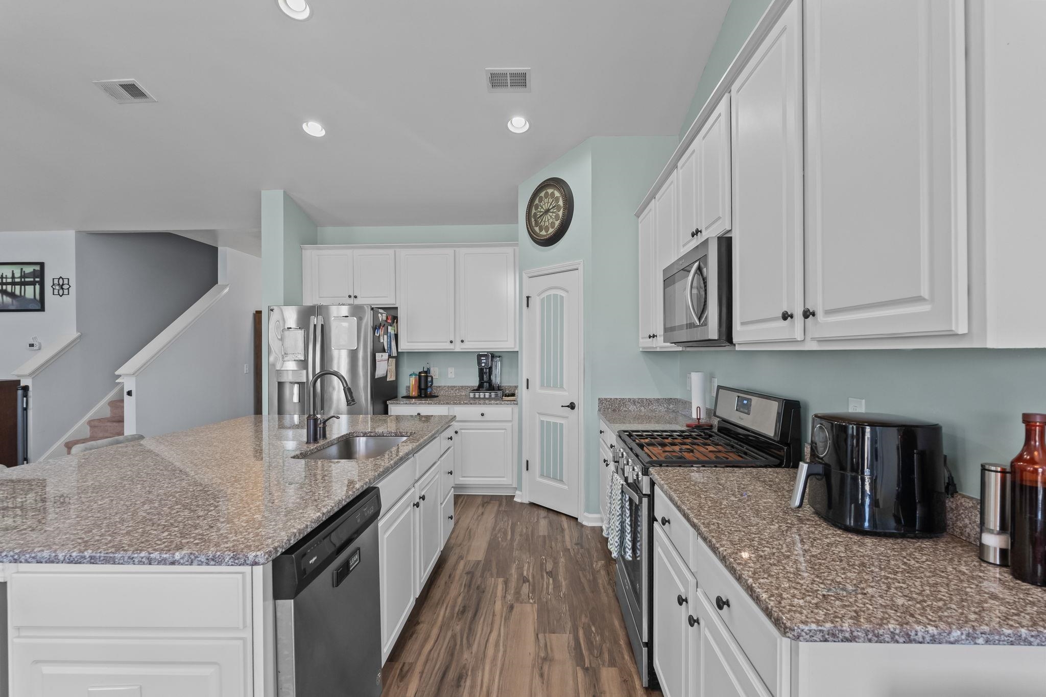 1076 Caprisia Loop