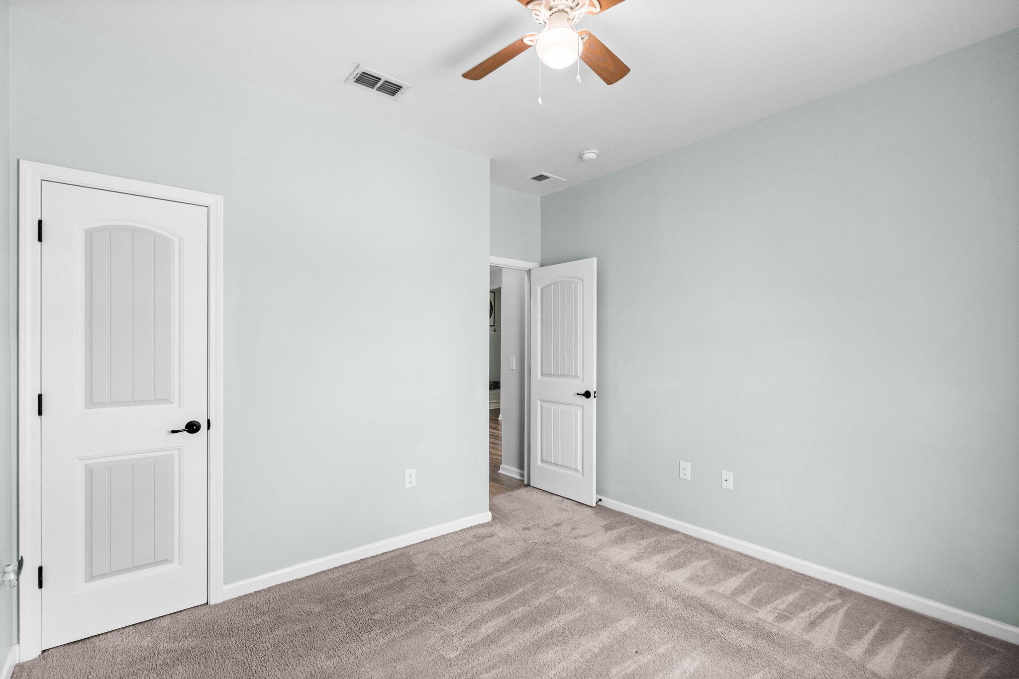 1076 Caprisia Loop