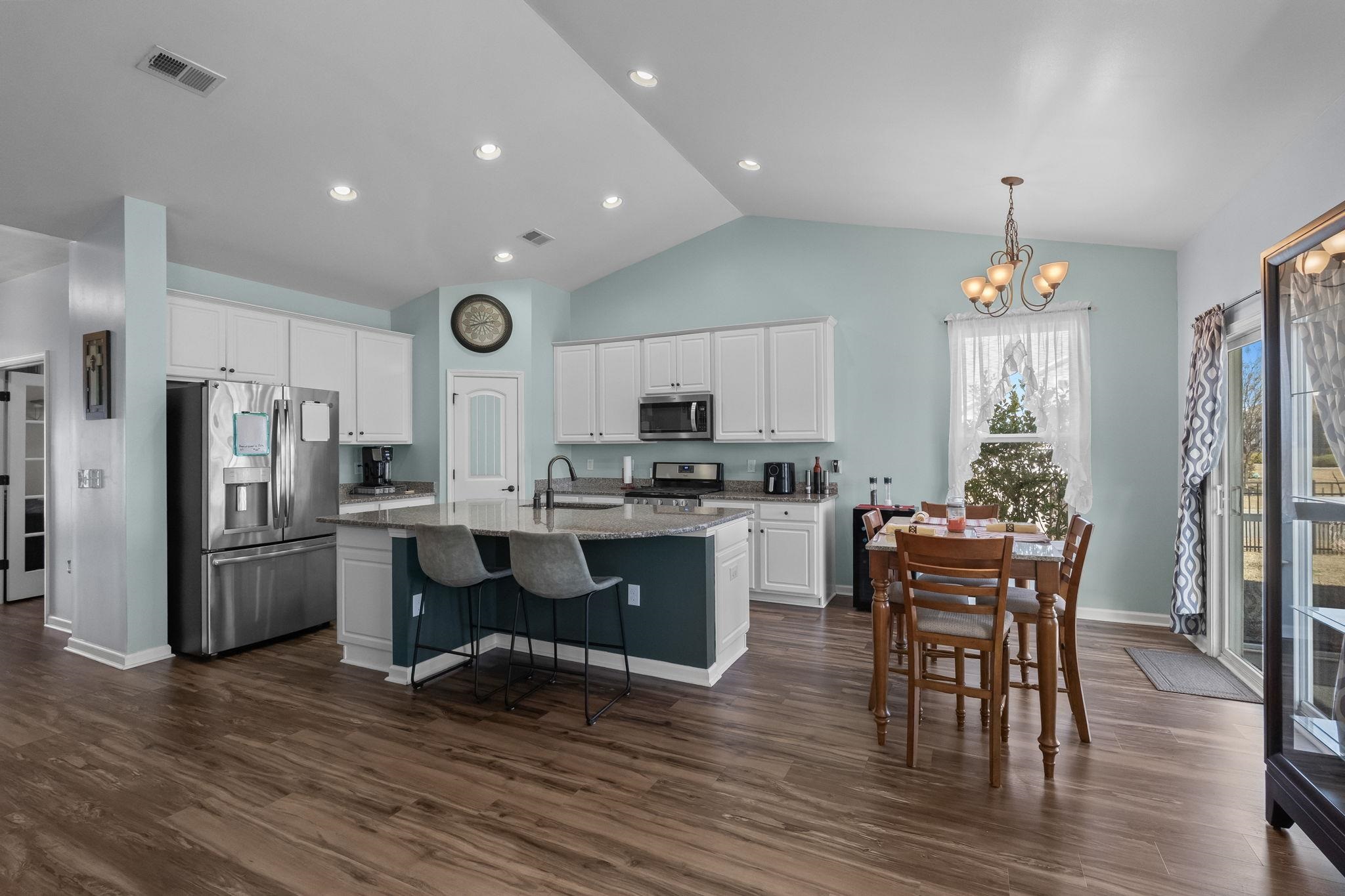 1076 Caprisia Loop