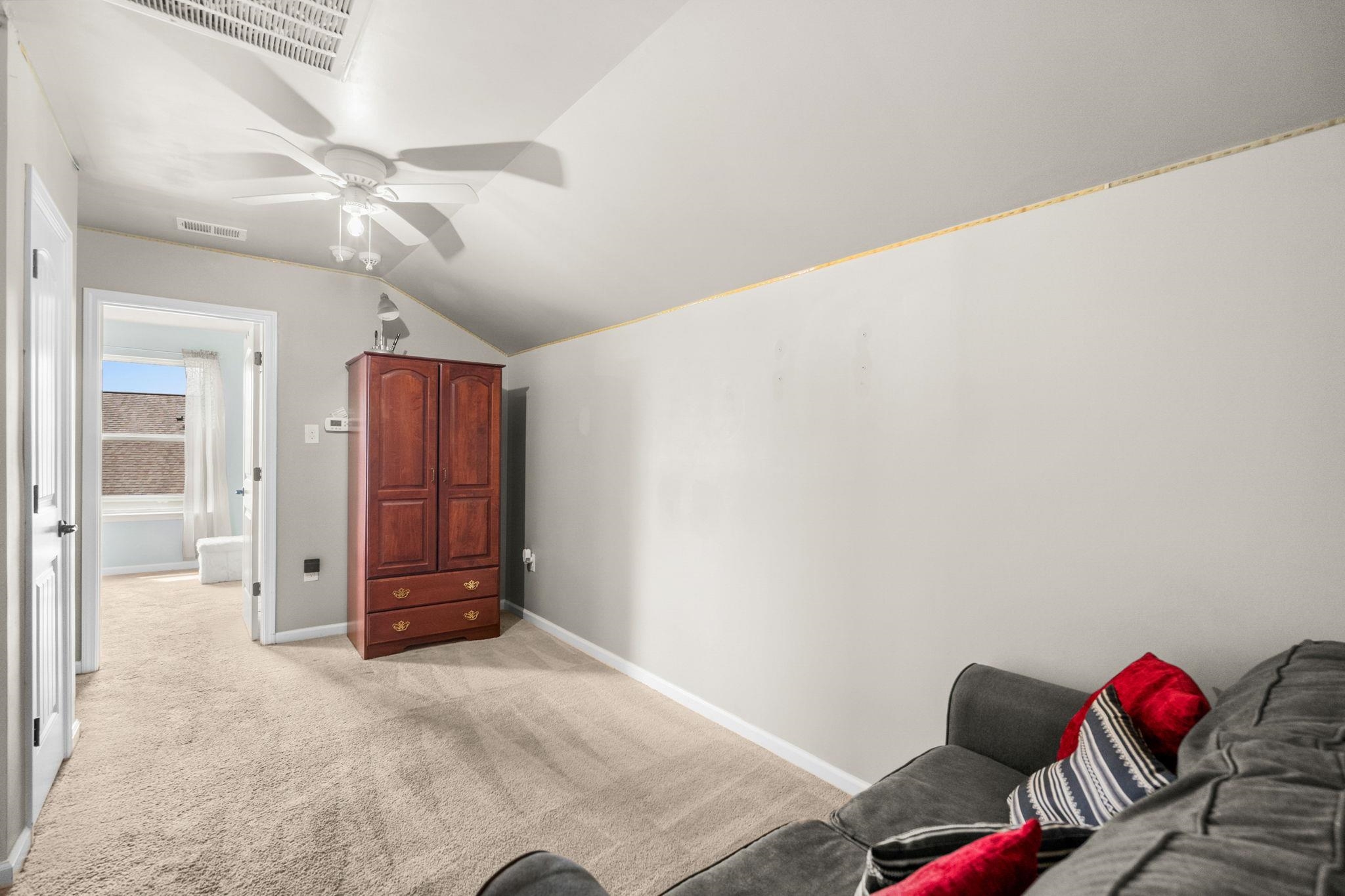 1076 Caprisia Loop