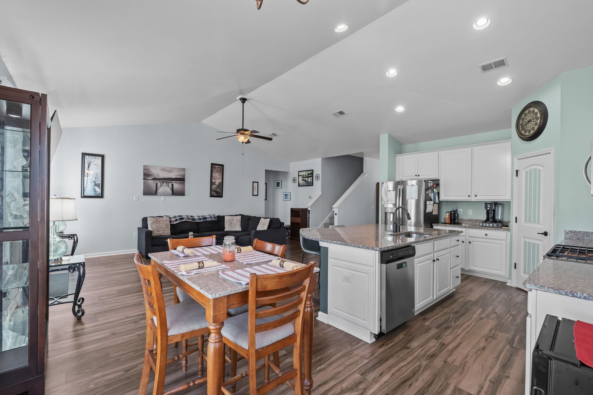 1076 Caprisia Loop