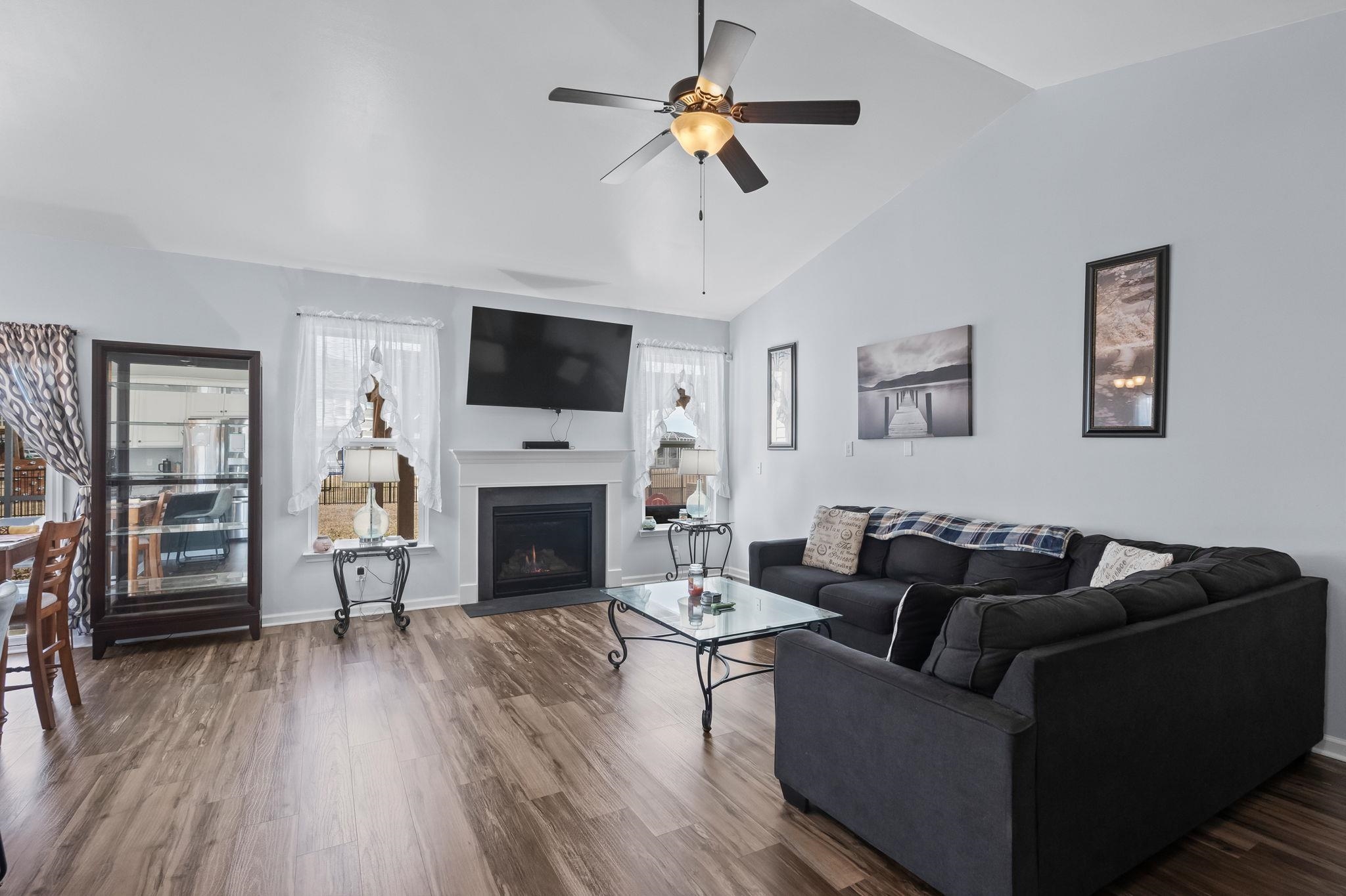 1076 Caprisia Loop