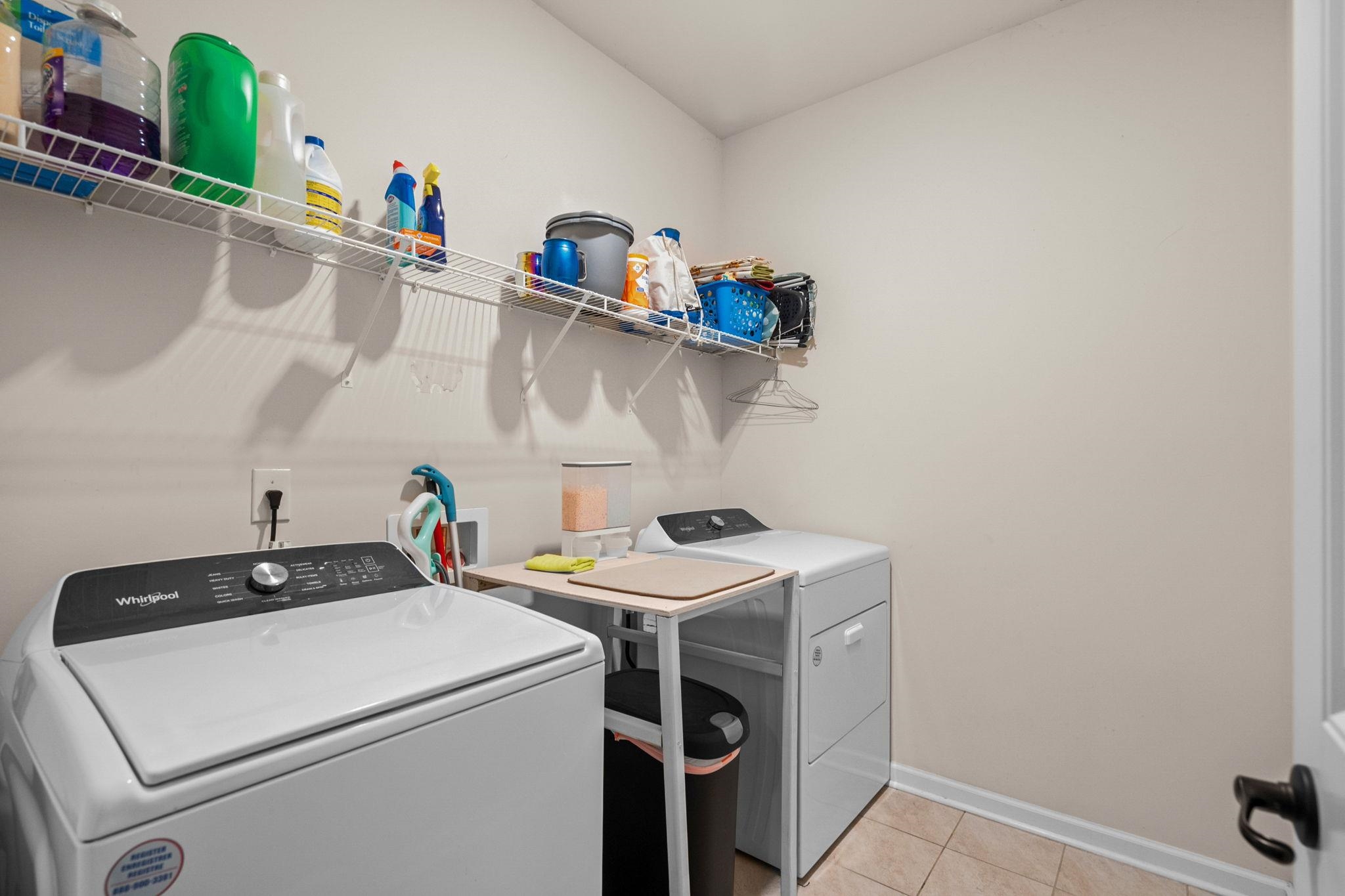 1076 Caprisia Loop